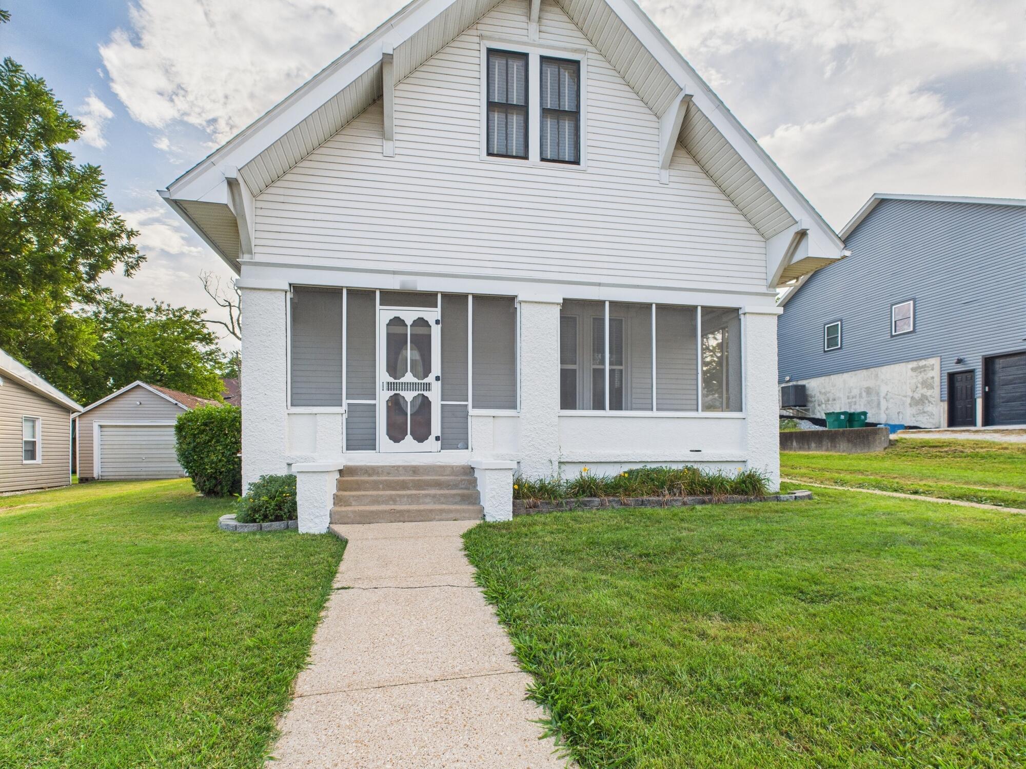 611 Cedar Avenue Property Photo 72
