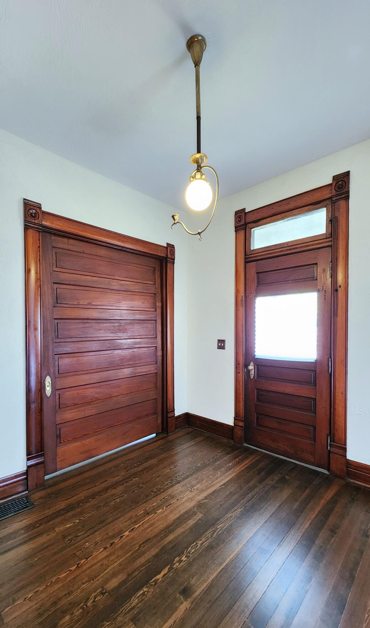 1006 West Walnut Street Property Photo 21