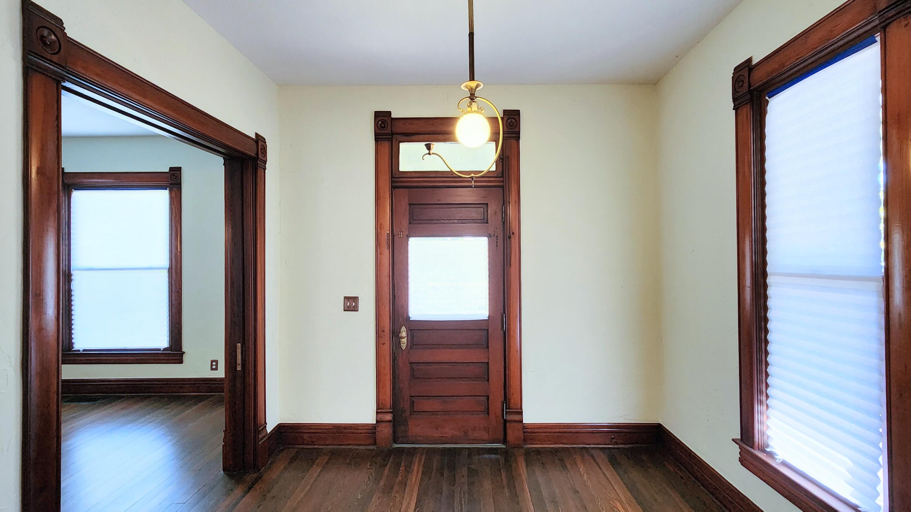 1006 West Walnut Street Property Photo 24