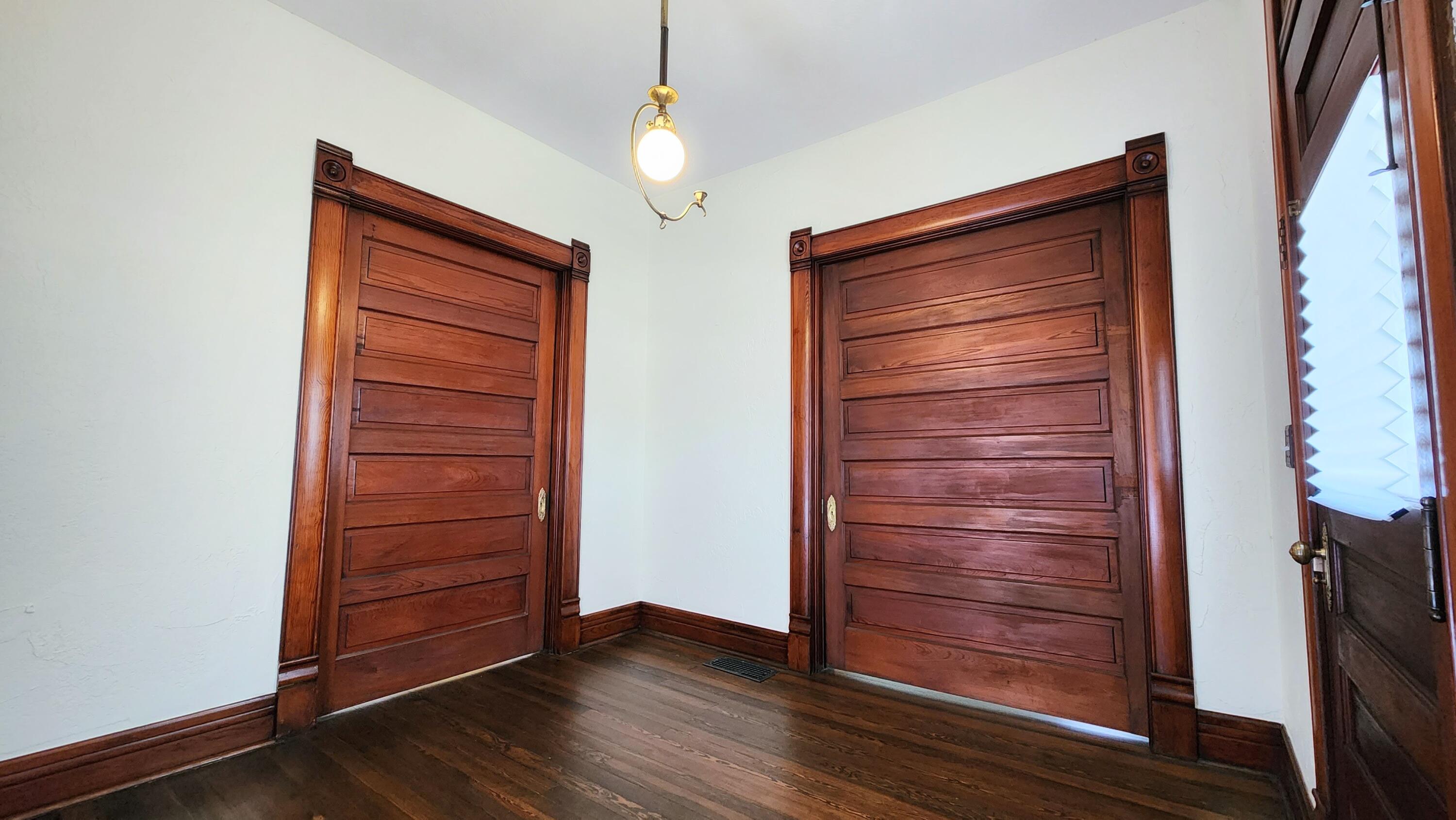 1006 West Walnut Street Property Photo 27