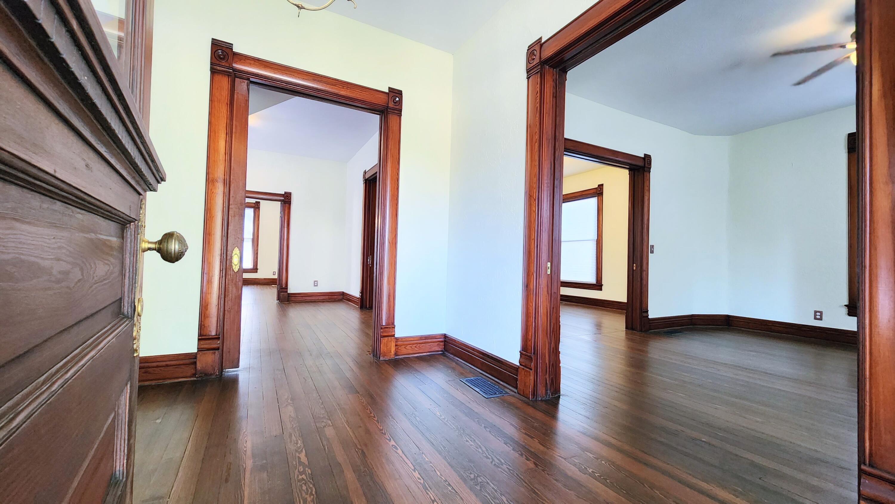 1006 West Walnut Street Property Photo 29