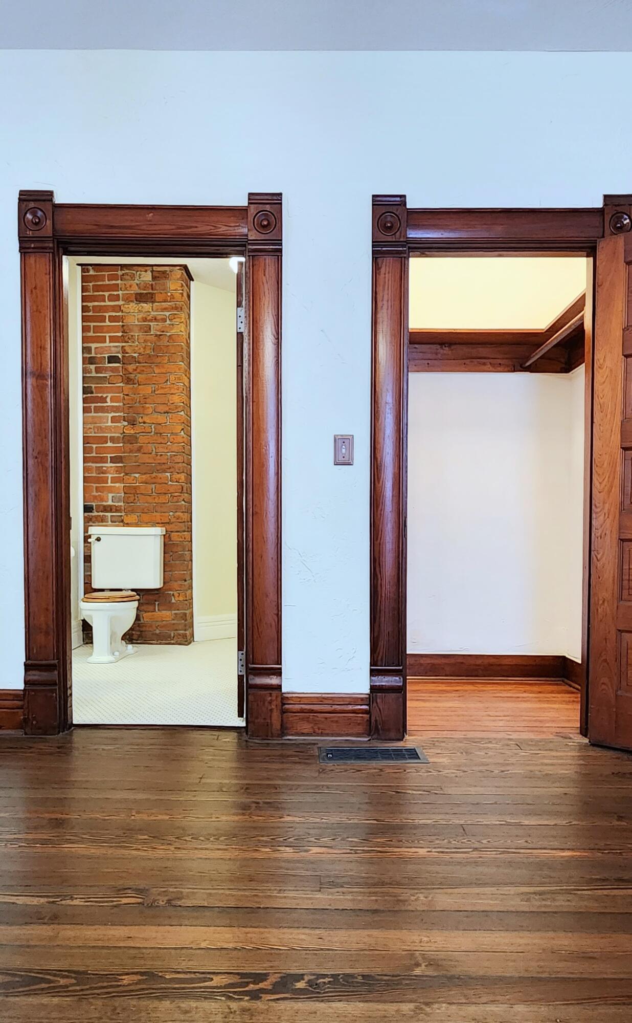 1006 West Walnut Street Property Photo 48