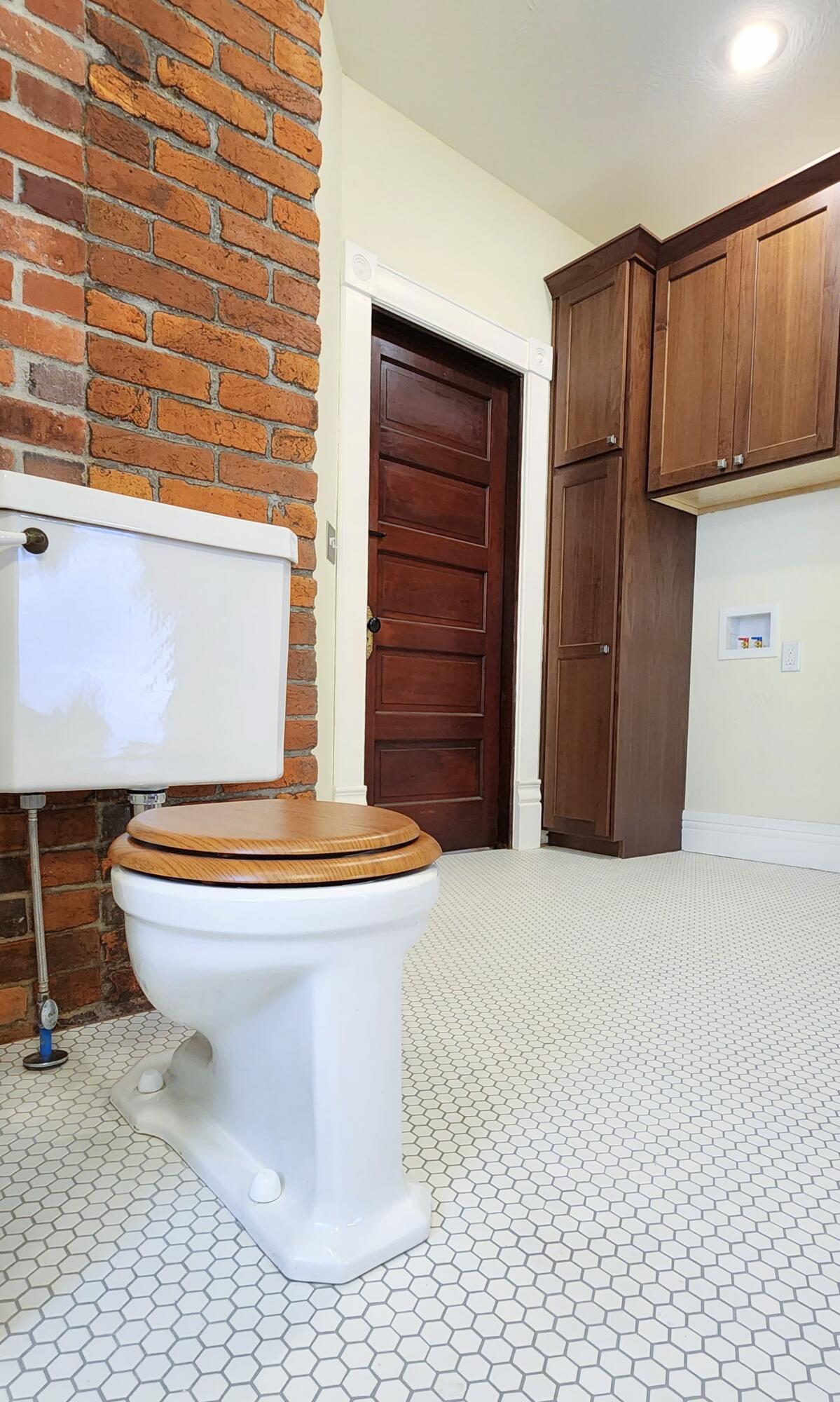 1006 West Walnut Street Property Photo 53