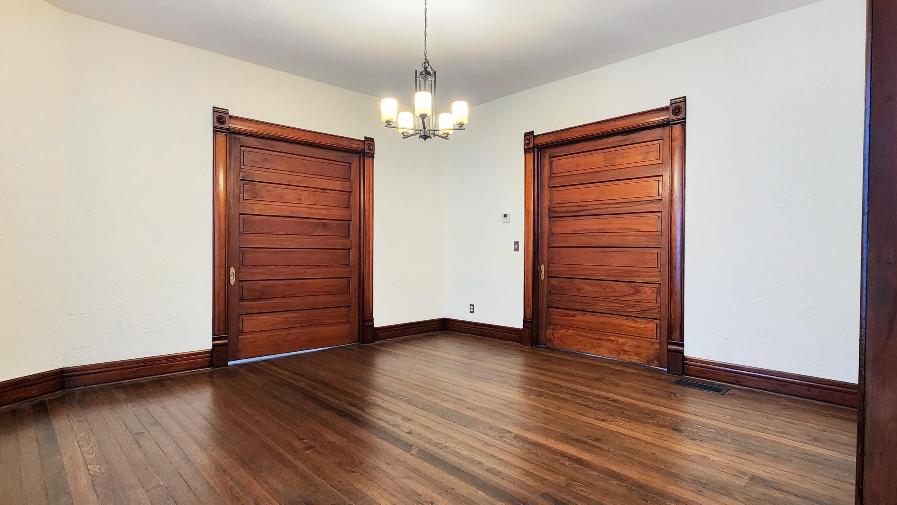 1006 West Walnut Street Property Photo 73