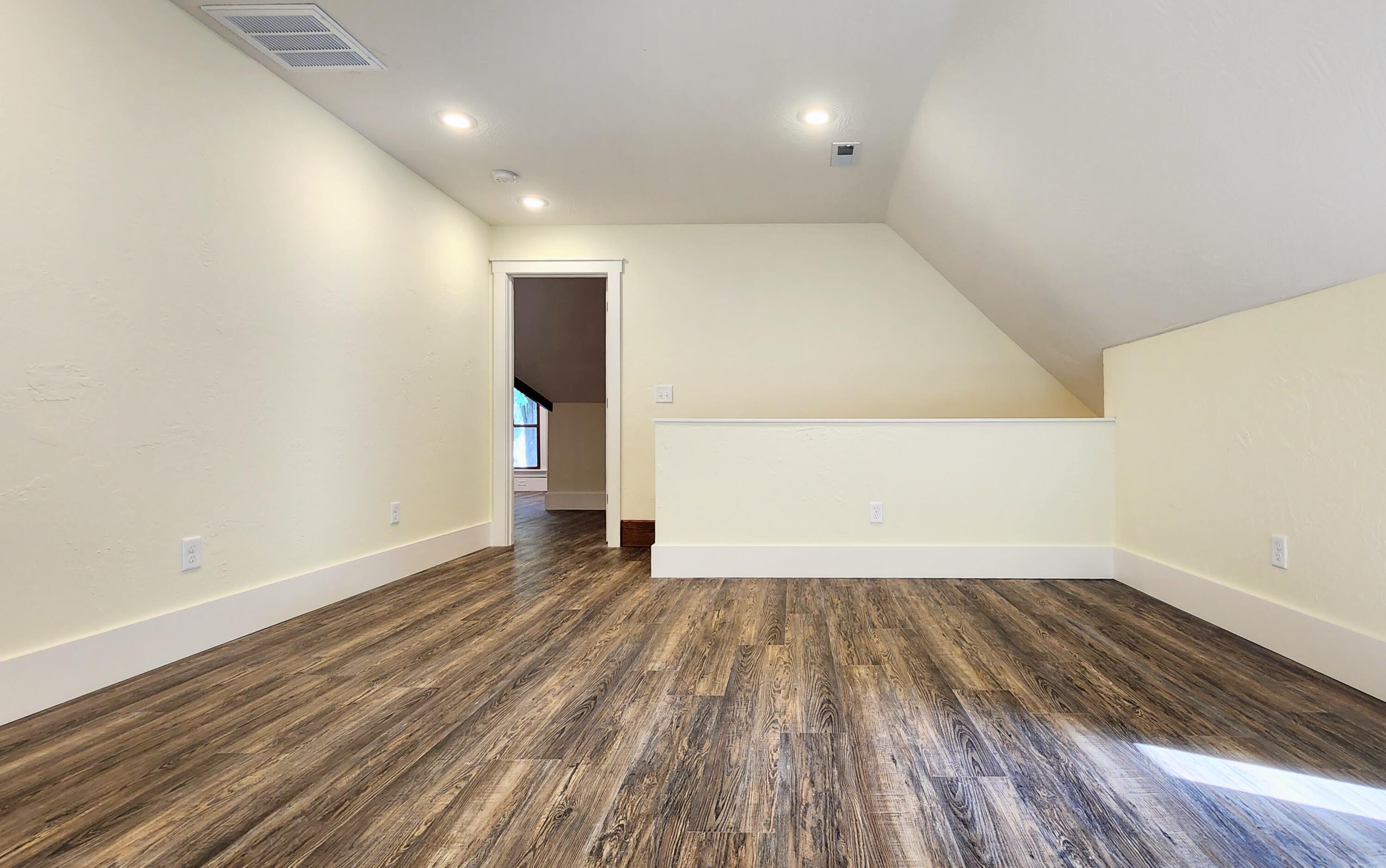 1006 West Walnut Street Property Photo 98