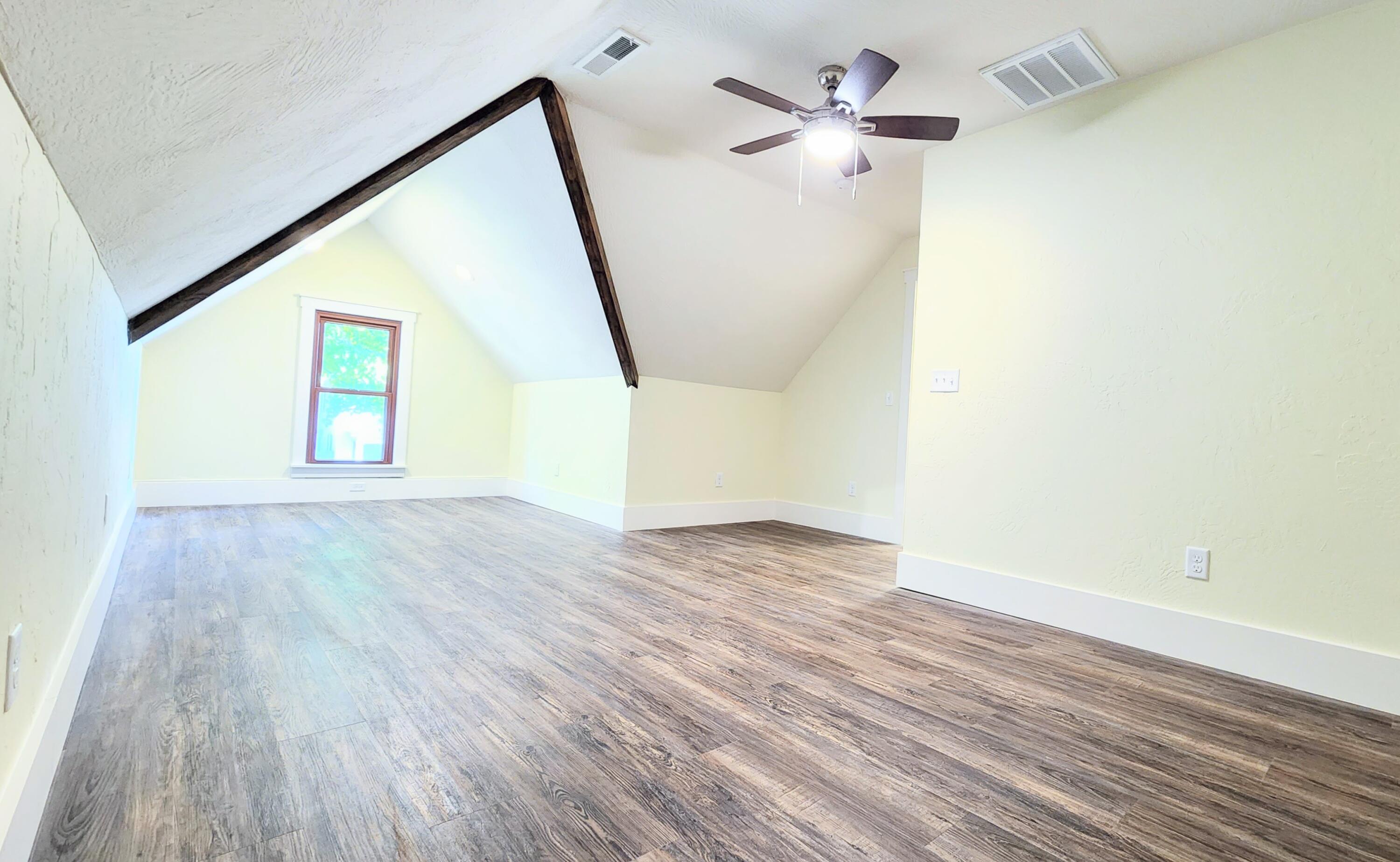 1006 West Walnut Street Property Photo 102