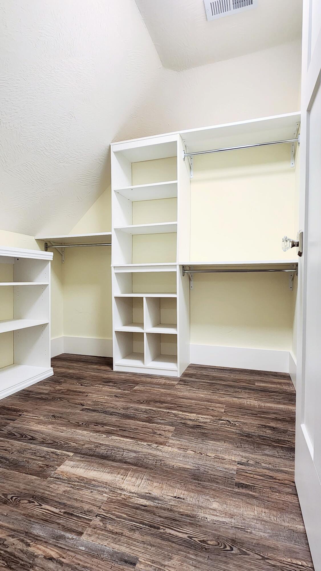 1006 West Walnut Street Property Photo 106