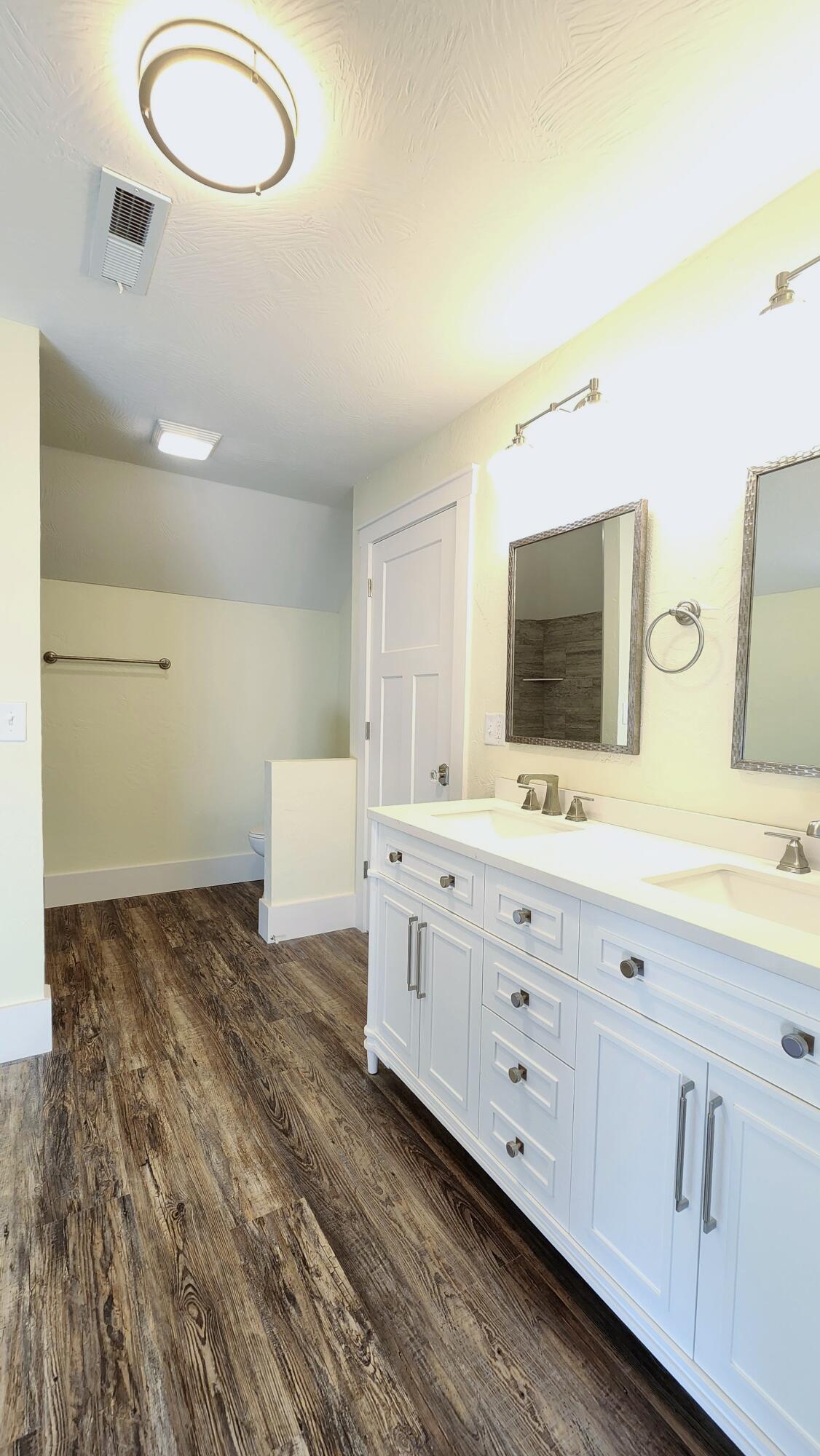 1006 West Walnut Street Property Photo 108