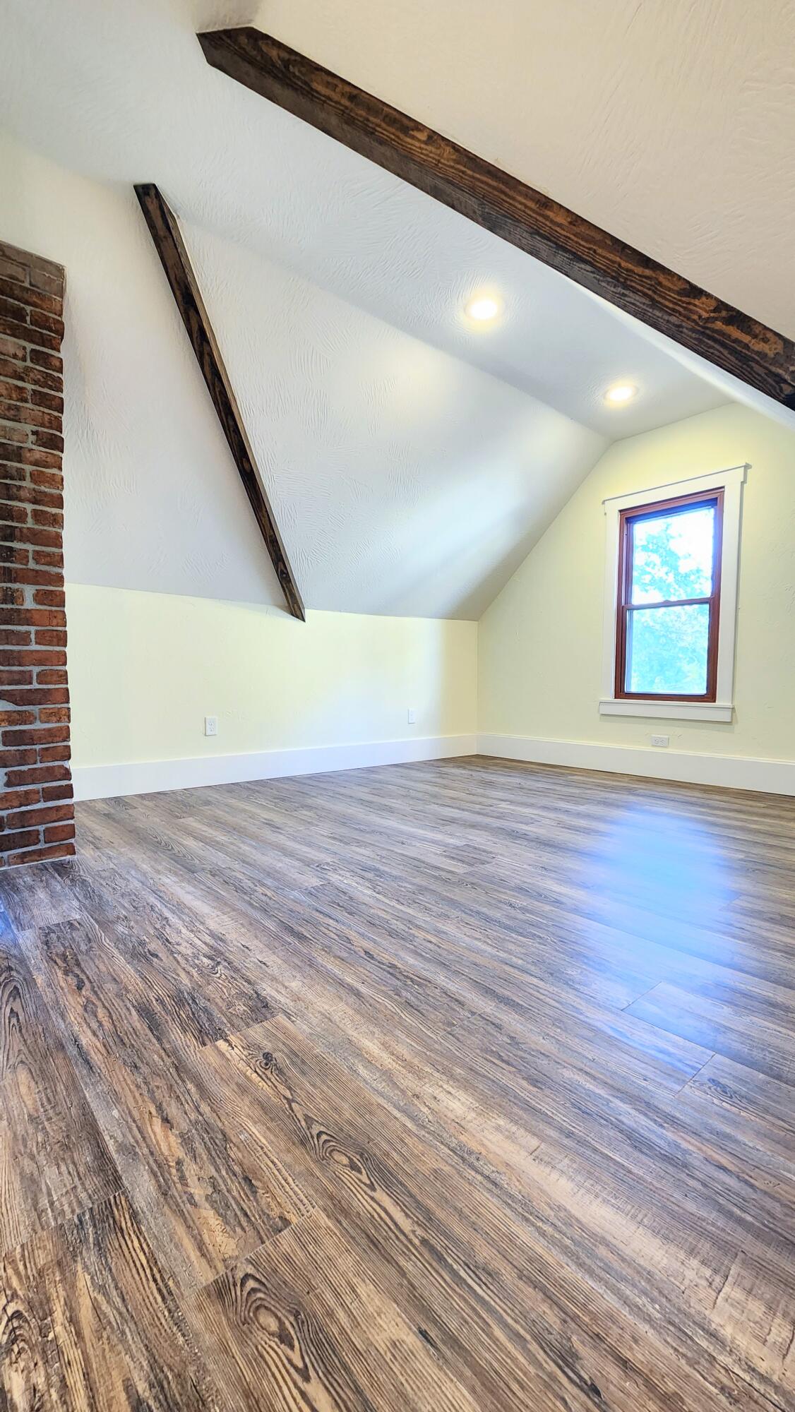 1006 West Walnut Street Property Photo 128