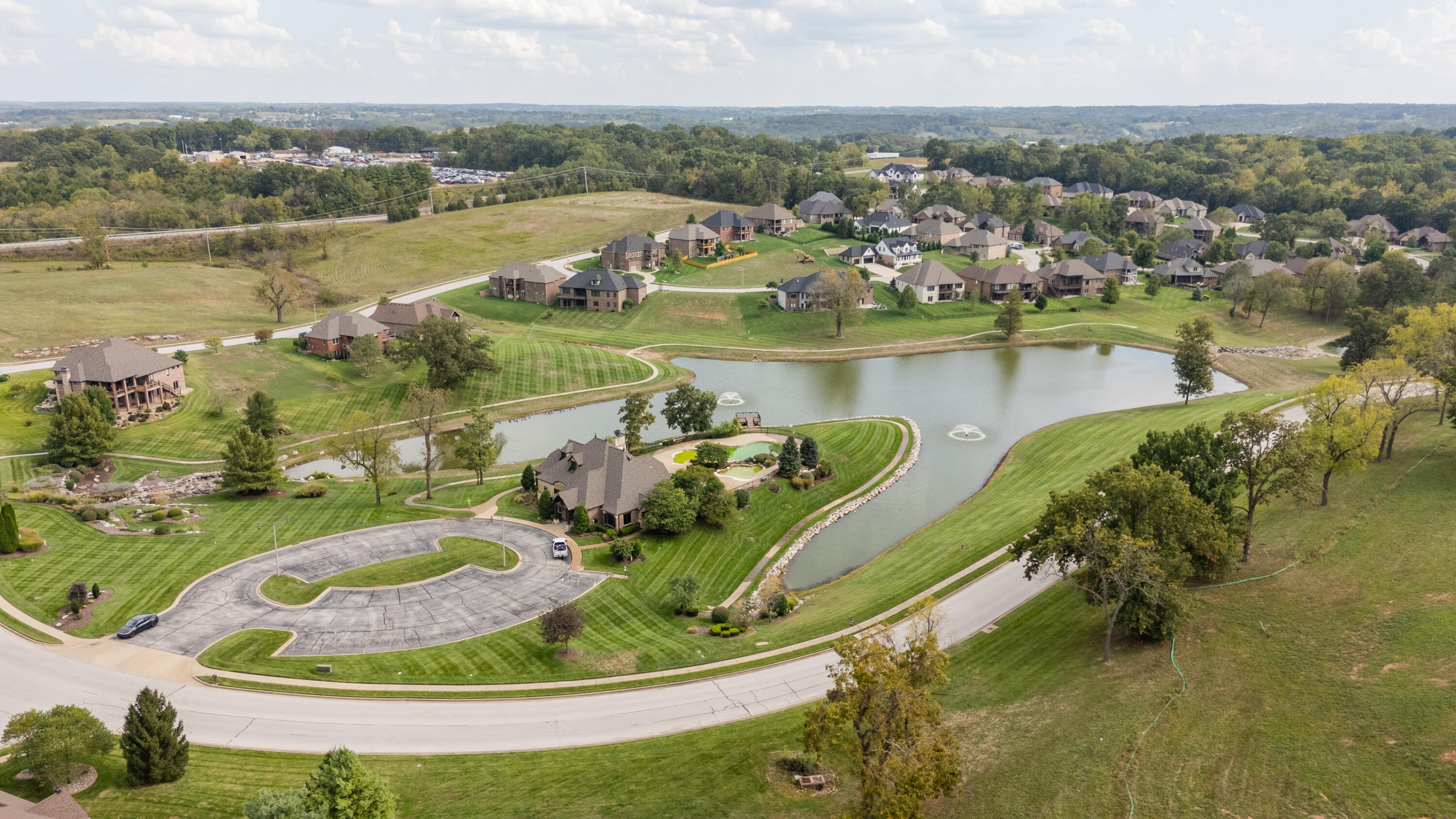 1259 South Rosemoor Drive Property Photo 4