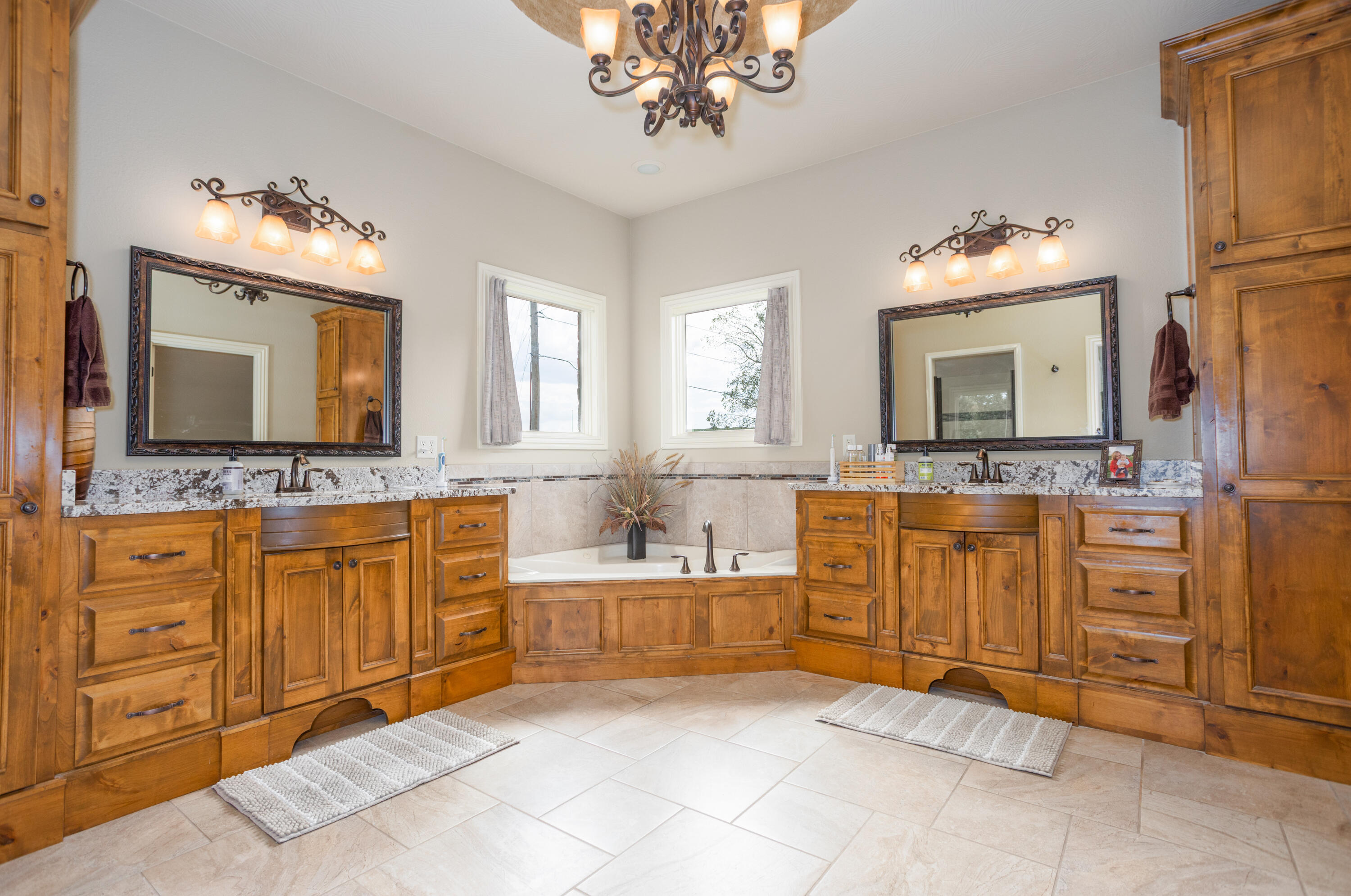 1259 South Rosemoor Drive Property Photo 29