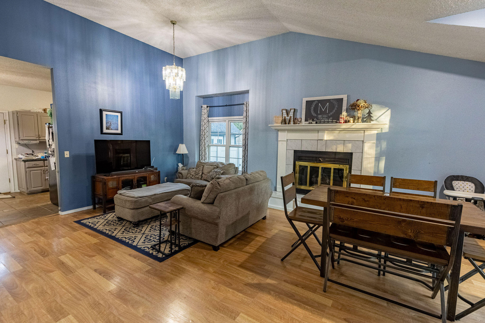 1621 Crestwood Drive Property Photo 7