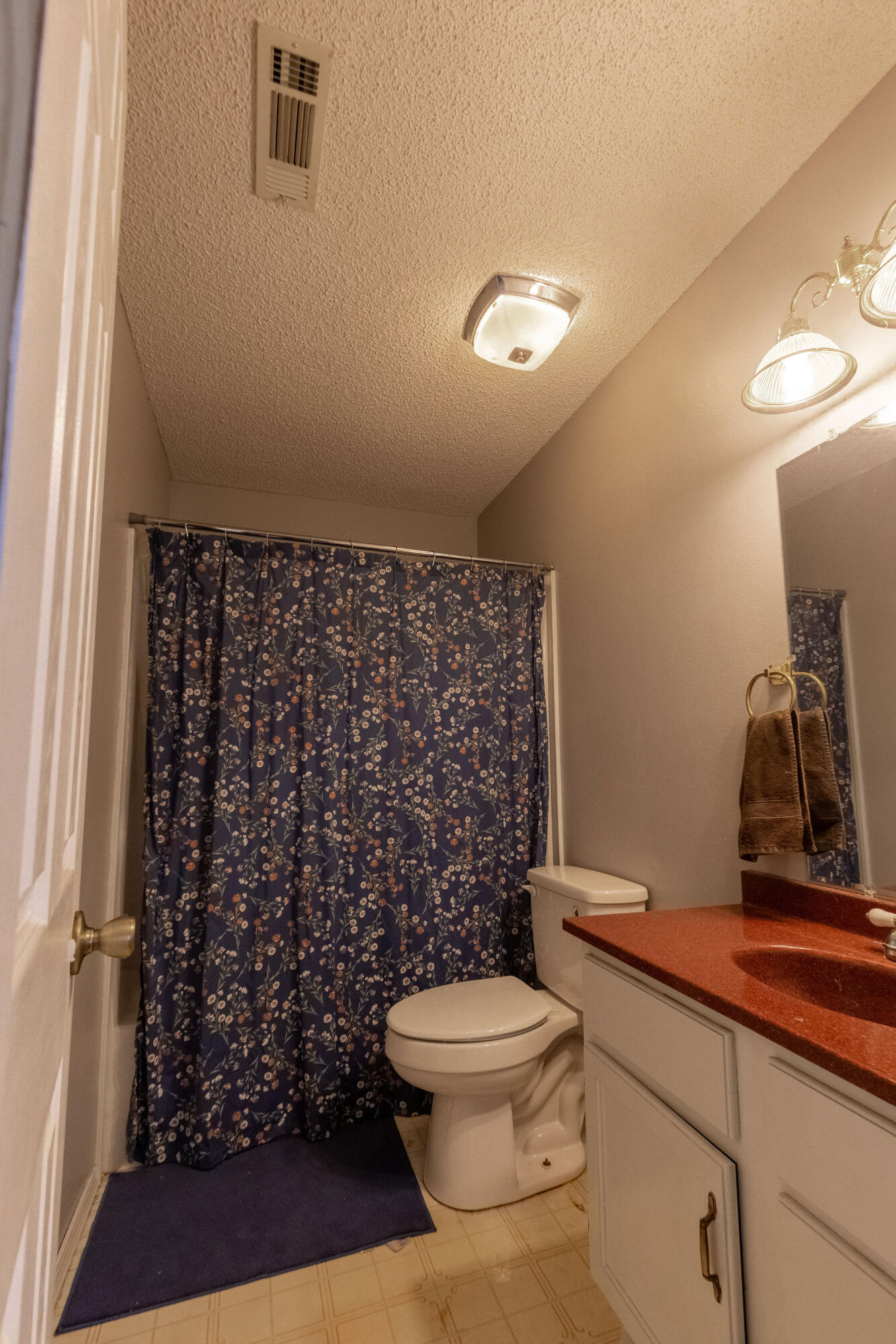 1621 Crestwood Drive Property Photo 24