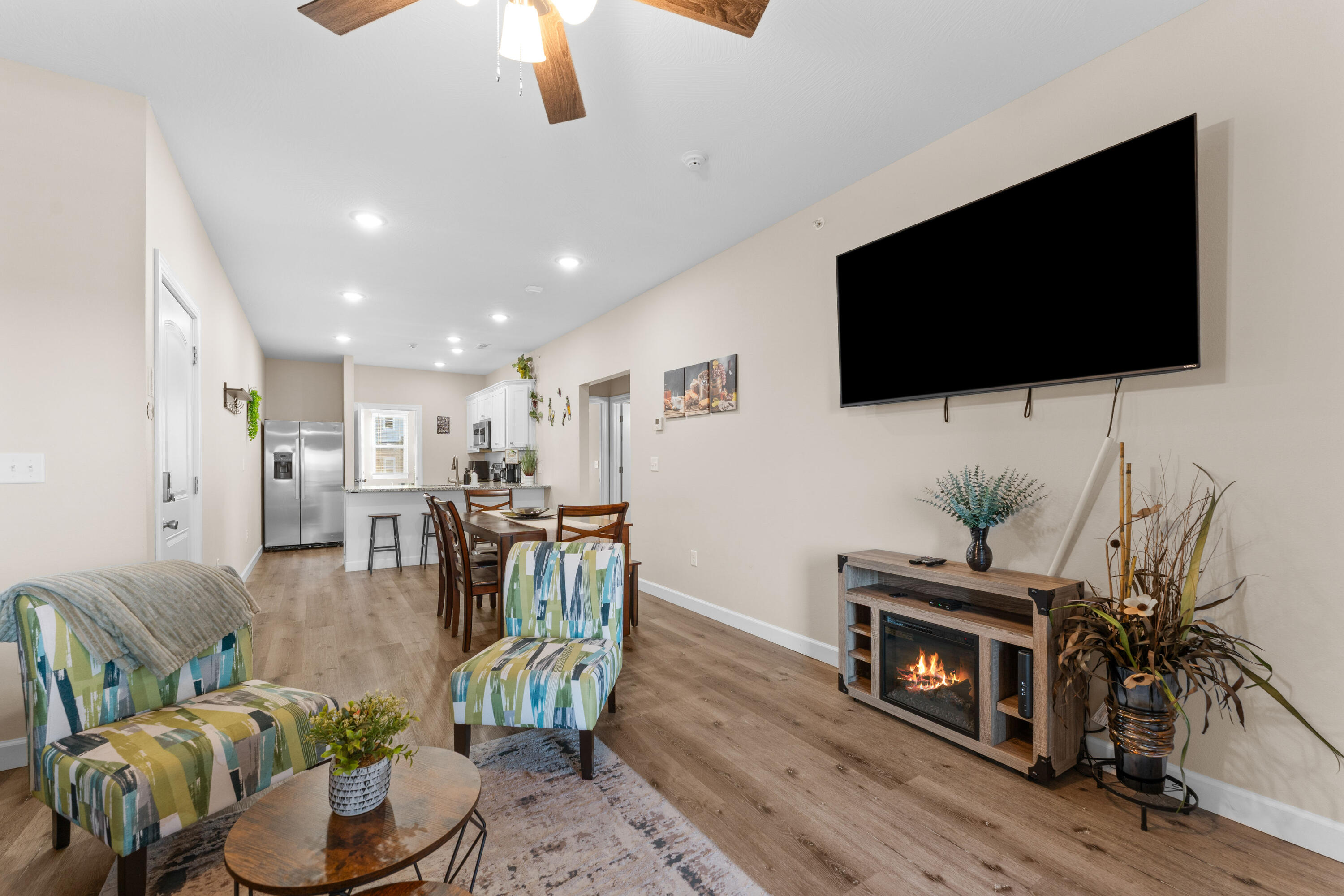 3002 North Vineyards Terrace Property Photo 4