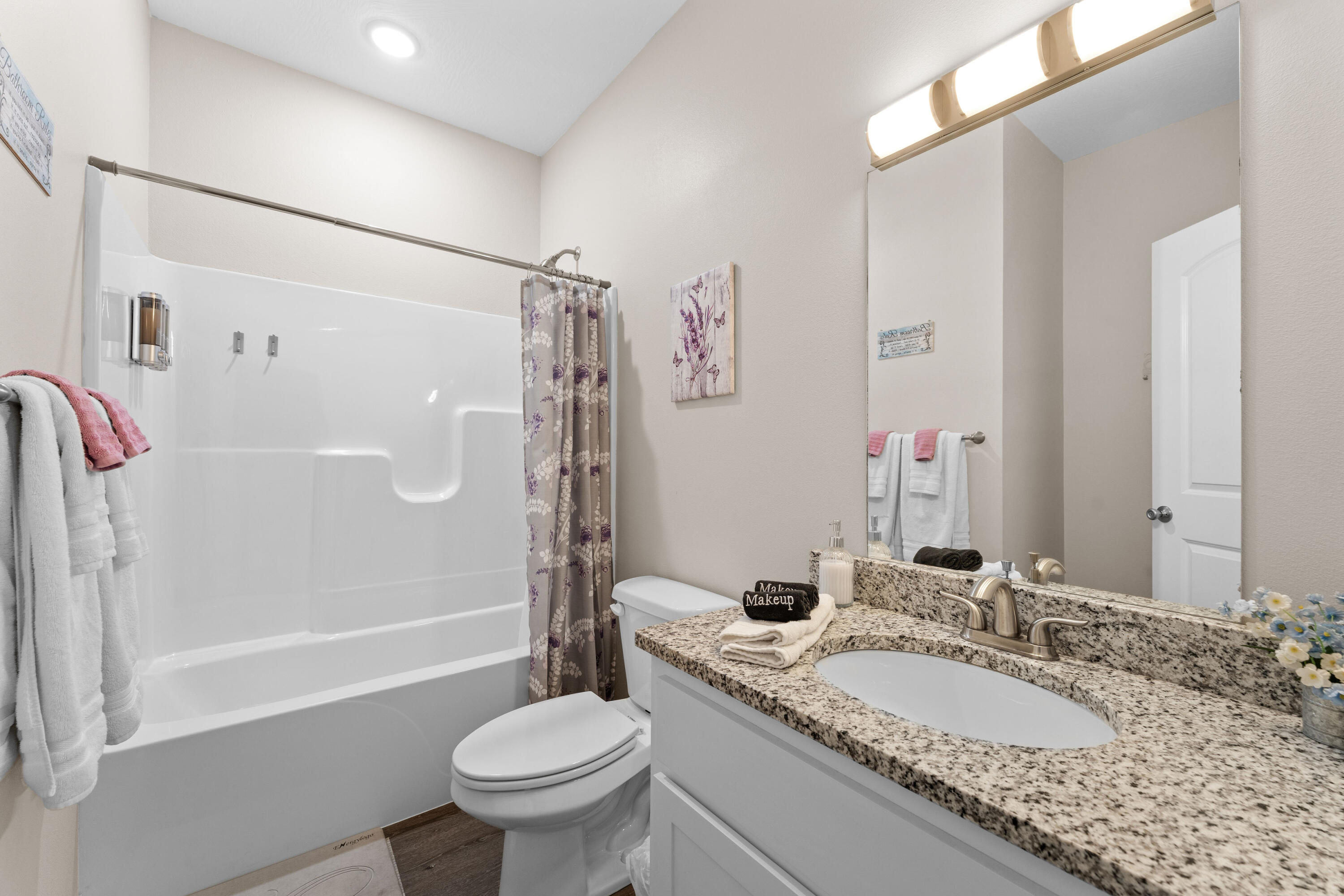 3002 North Vineyards Terrace Property Photo 6