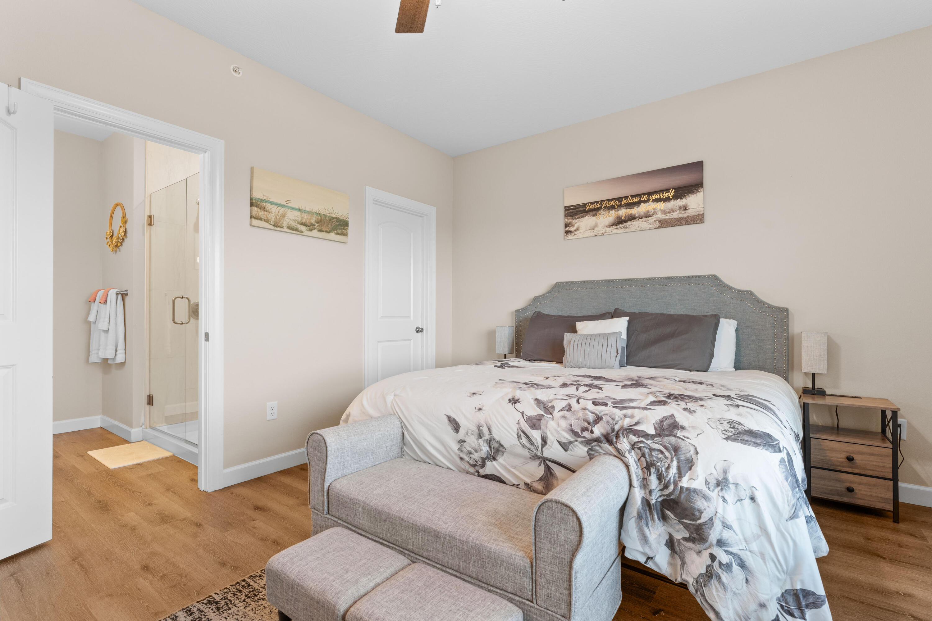 3002 North Vineyards Terrace Property Photo 12