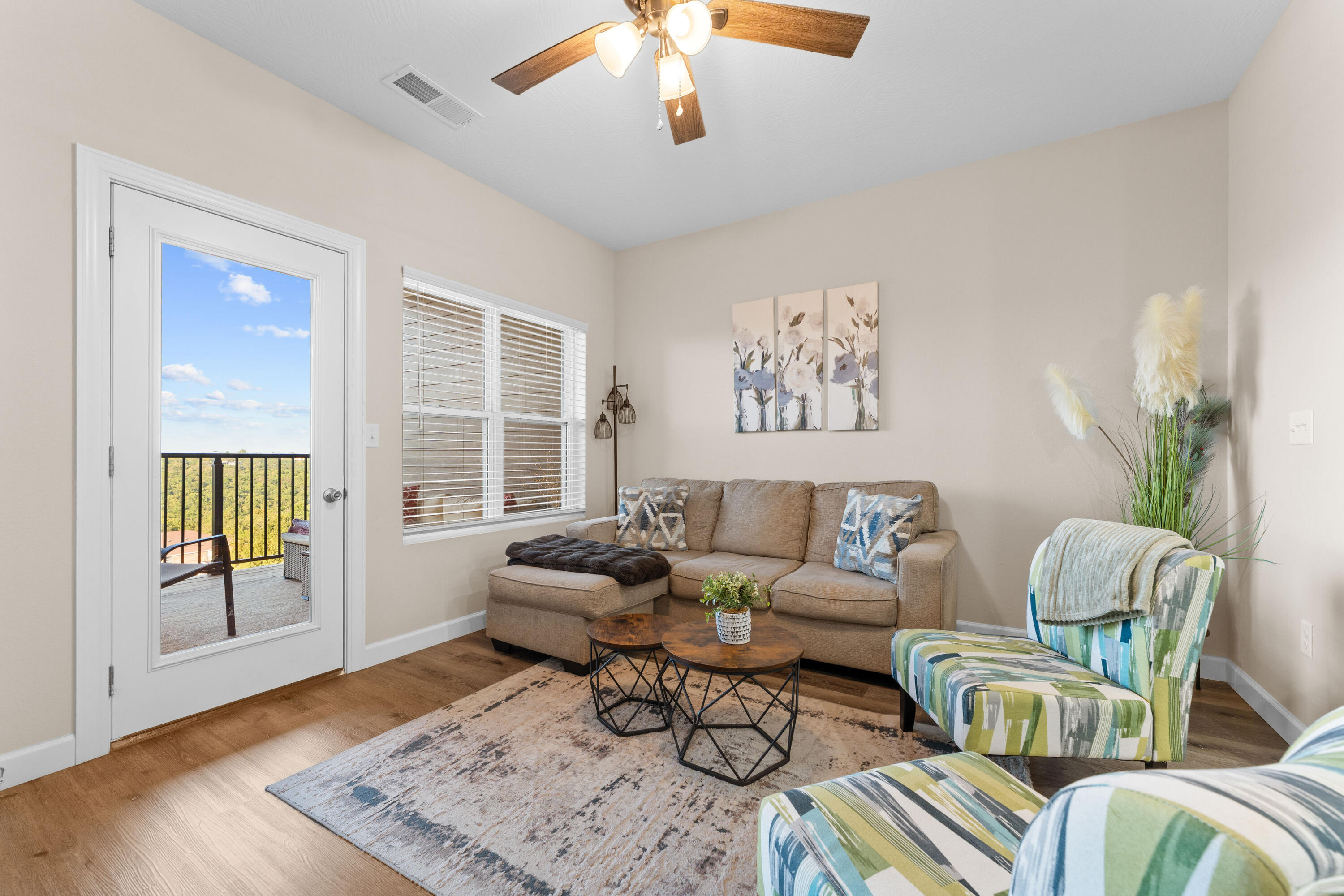 3002 North Vineyards Terrace Property Photo 13