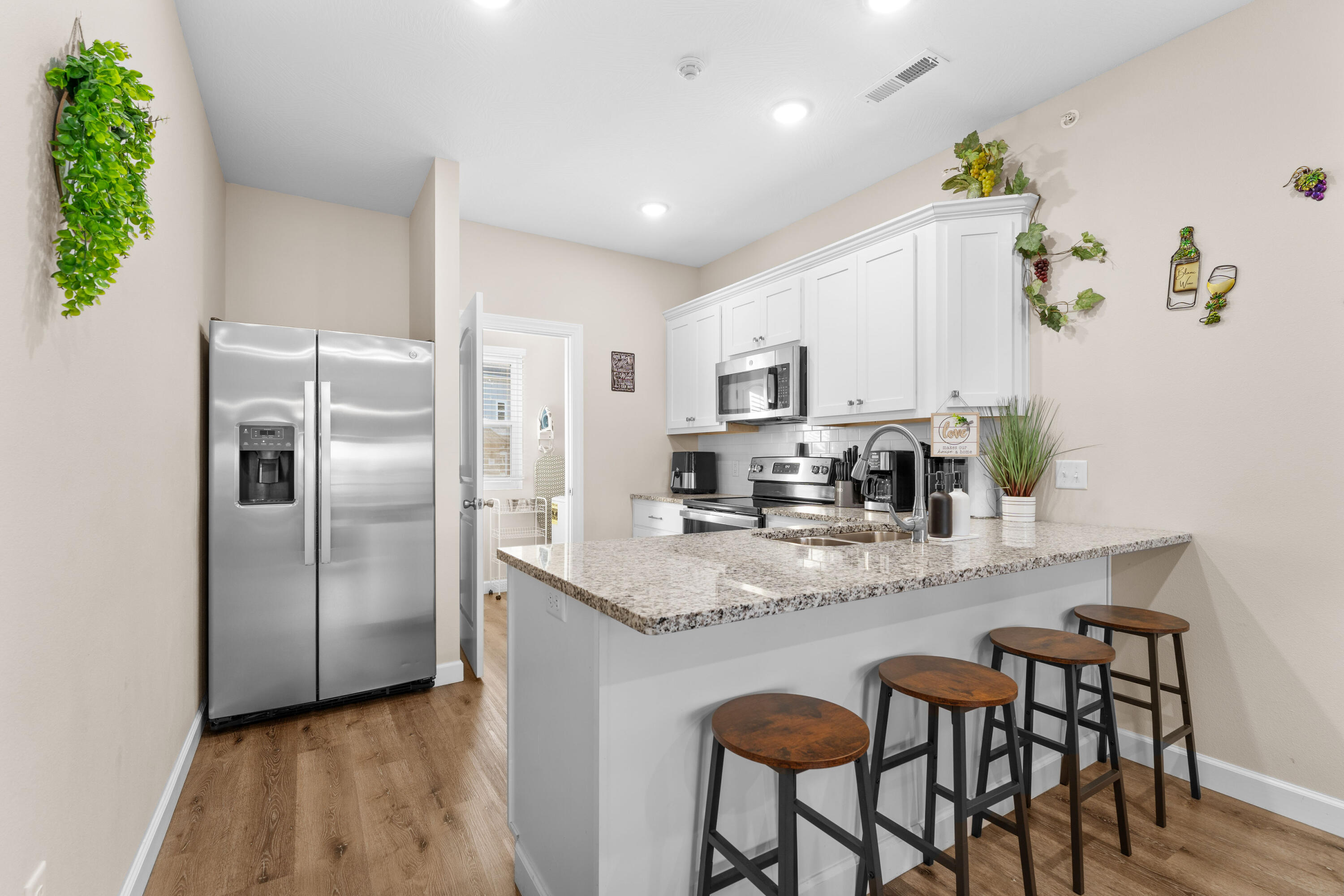 3002 North Vineyards Terrace Property Photo 16