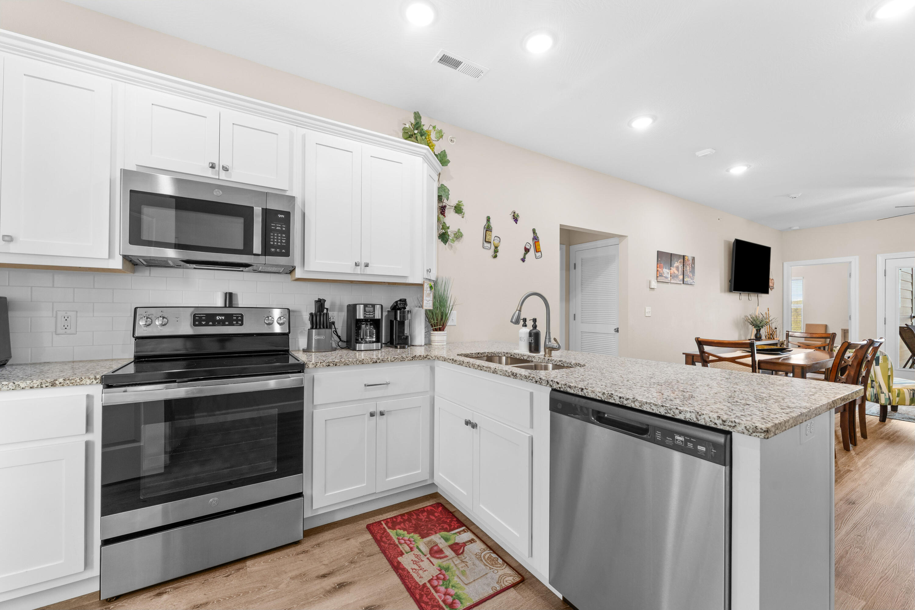 3002 North Vineyards Terrace Property Photo 17