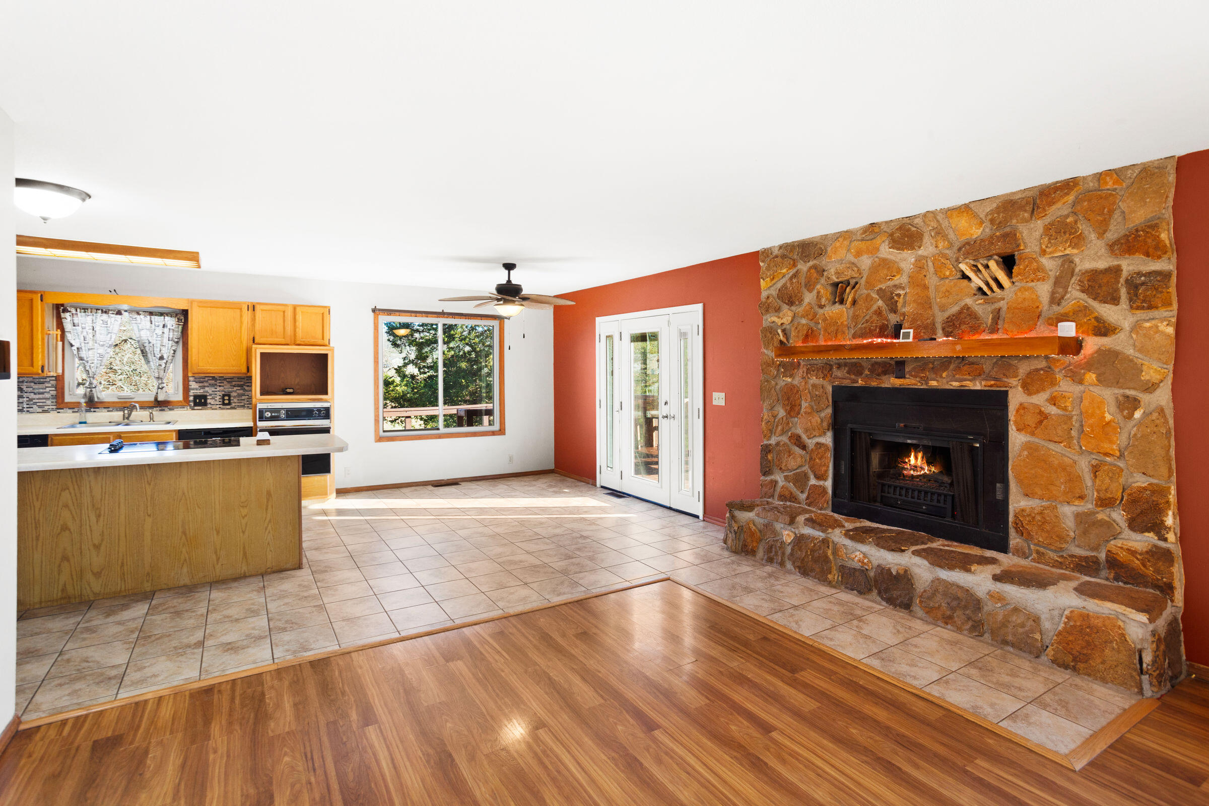 292 Golfers Lane Property Photo 8
