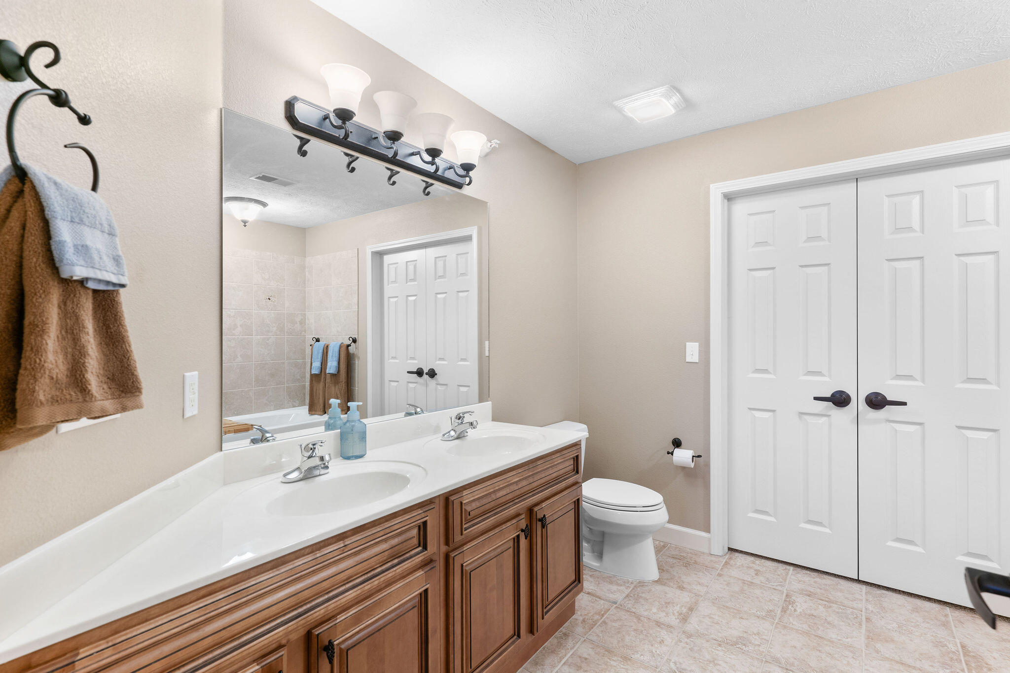 250 Lakewood Drive Property Photo 23