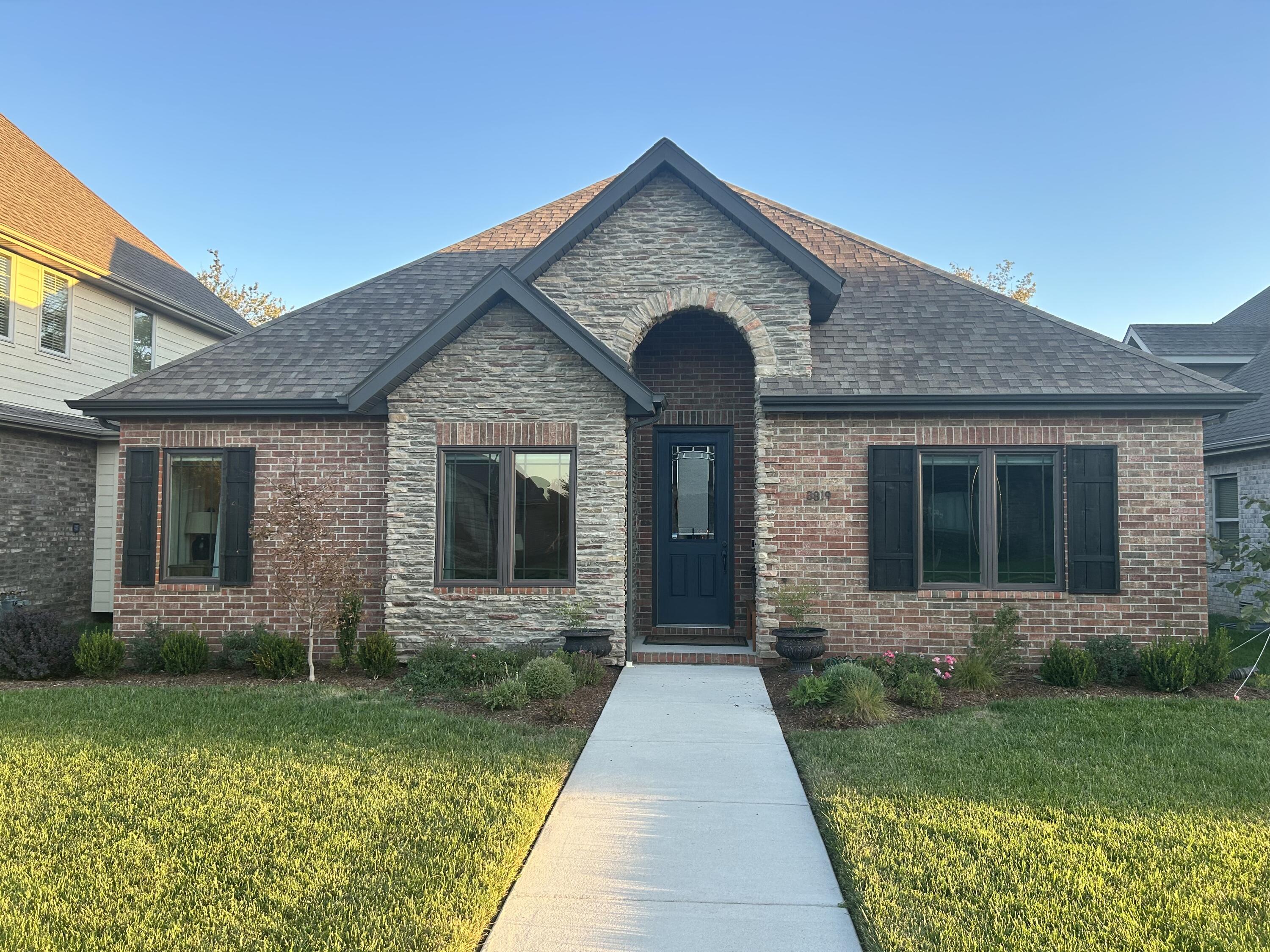 3819 East Brookdale Terrace Property Photo 1