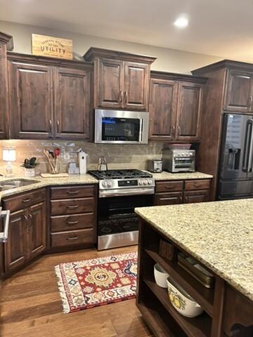 3819 East Brookdale Terrace Property Photo 5