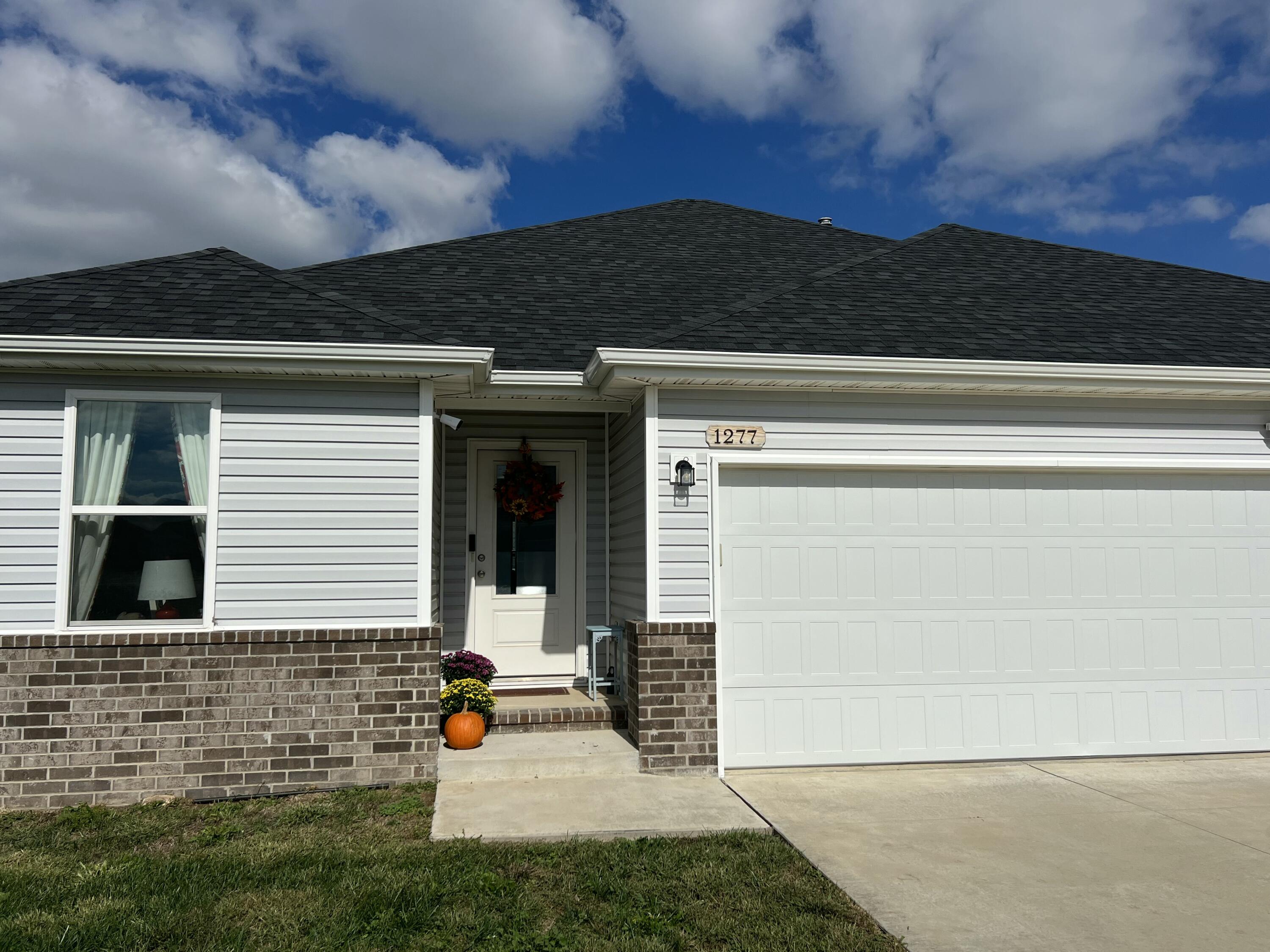 1277 Abercorn Street Property Photo 1