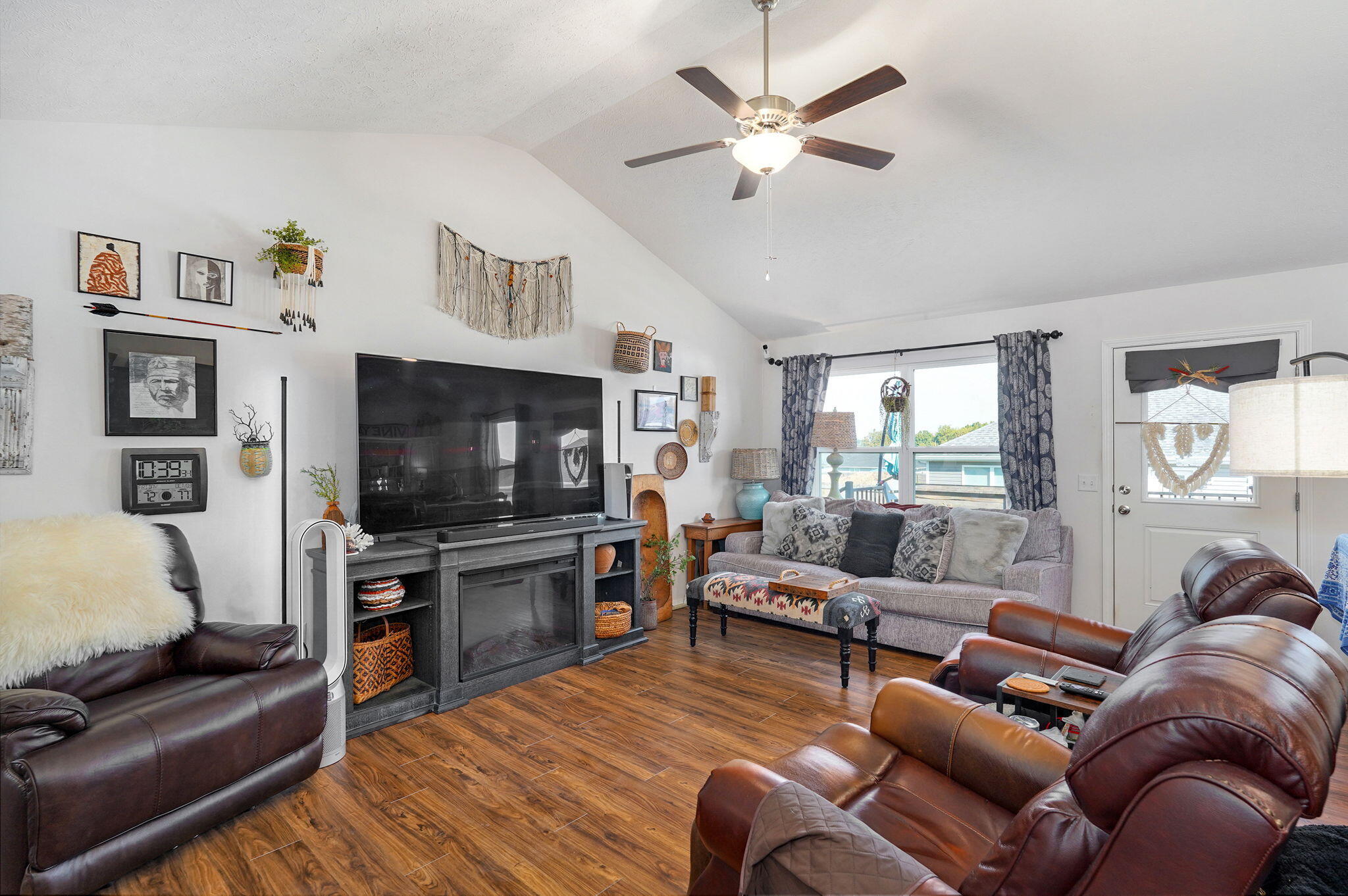 1277 Abercorn Street Property Photo 8