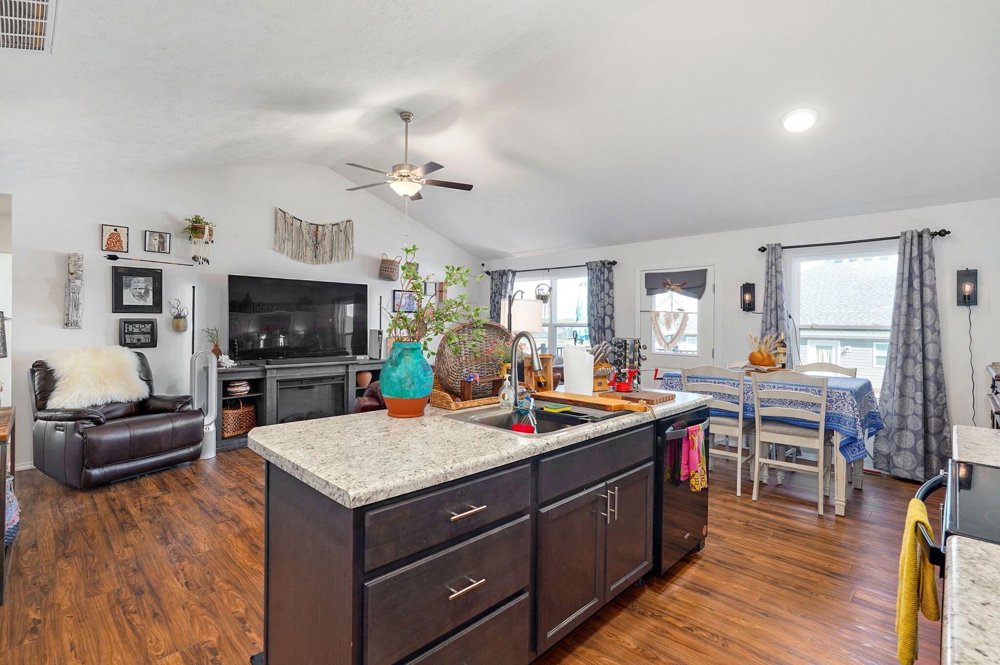 1277 Abercorn Street Property Photo 14