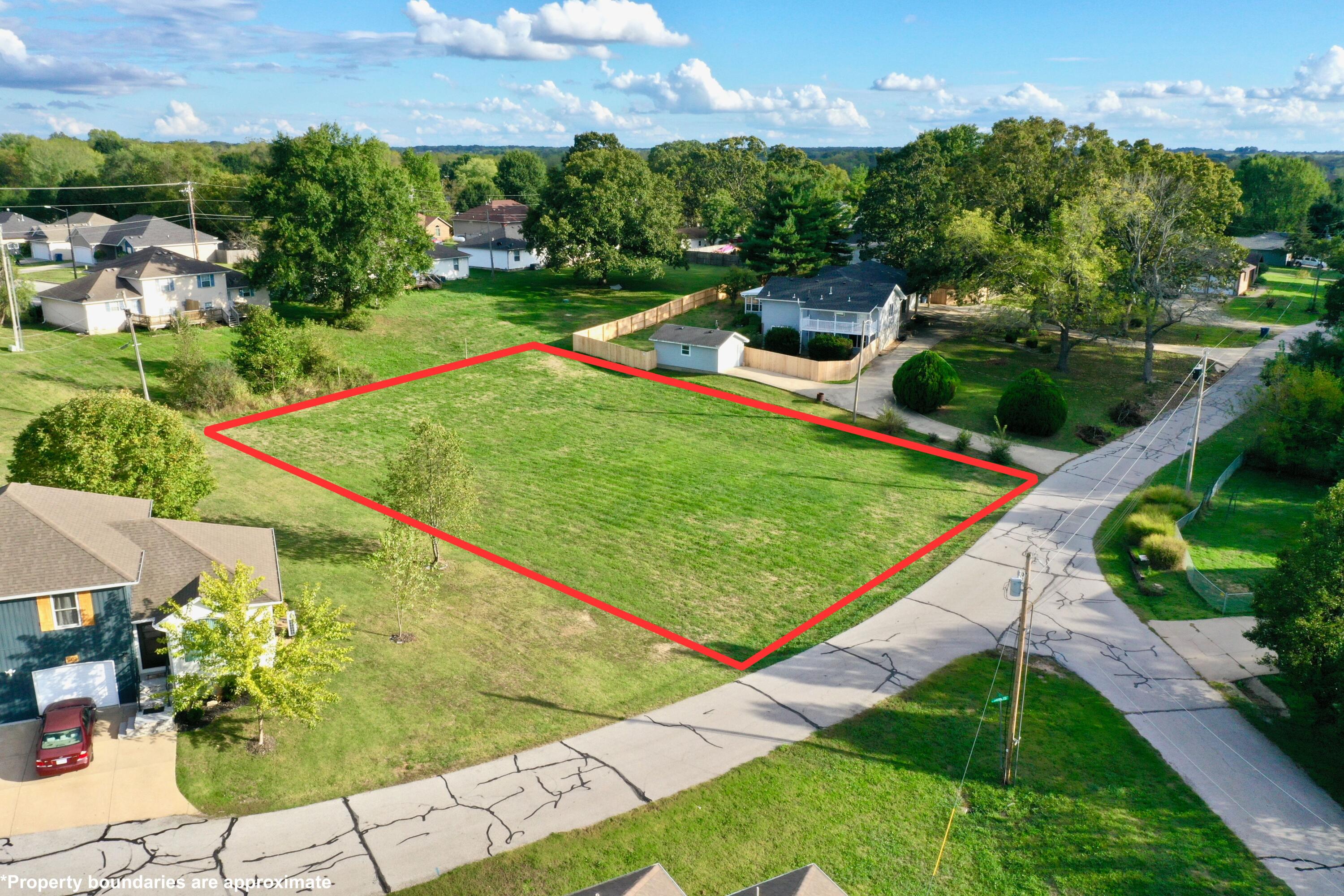 2000 South 16th Avenue Property Photo 1