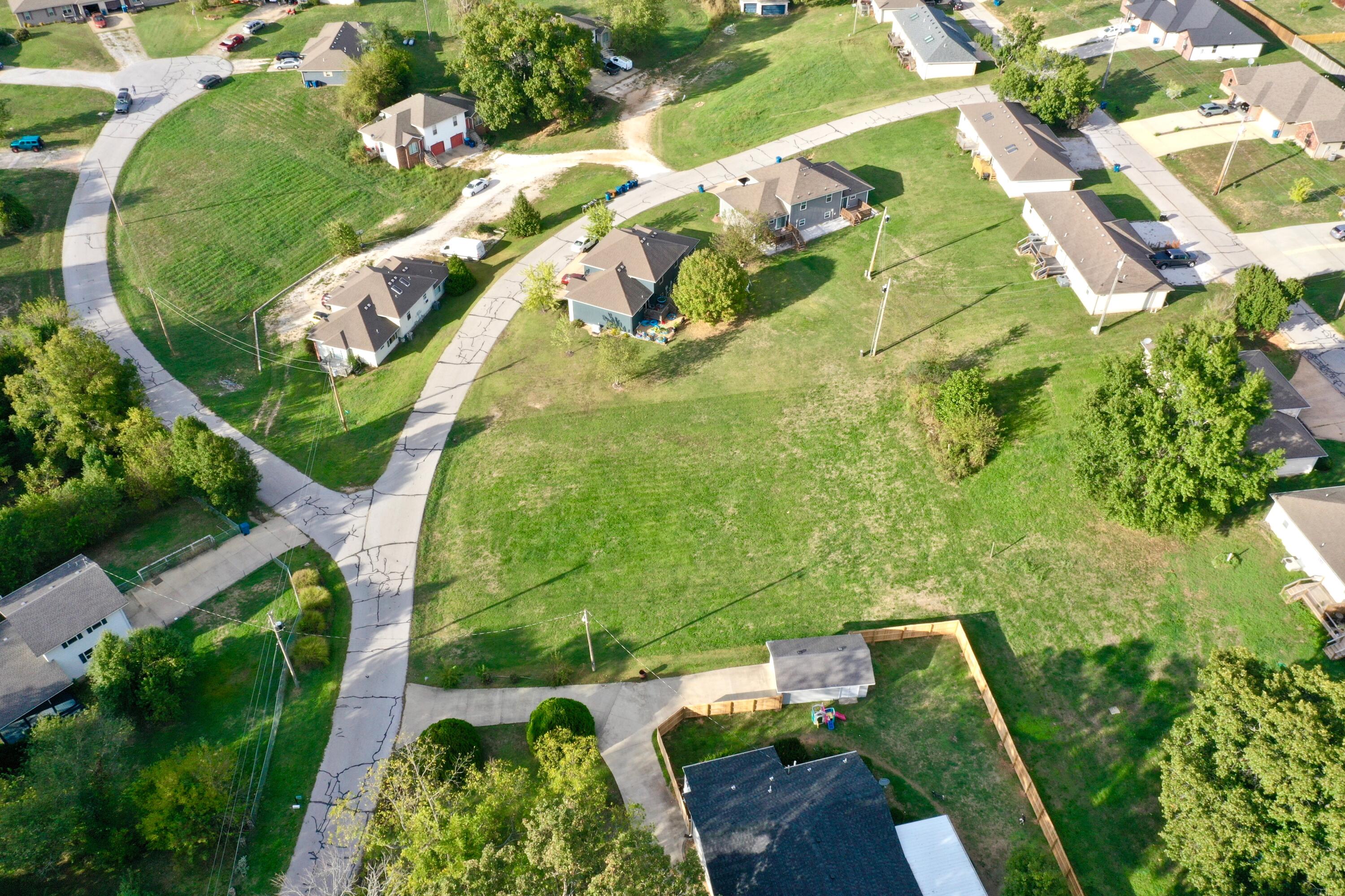 2000 South 16th Avenue Property Photo 8