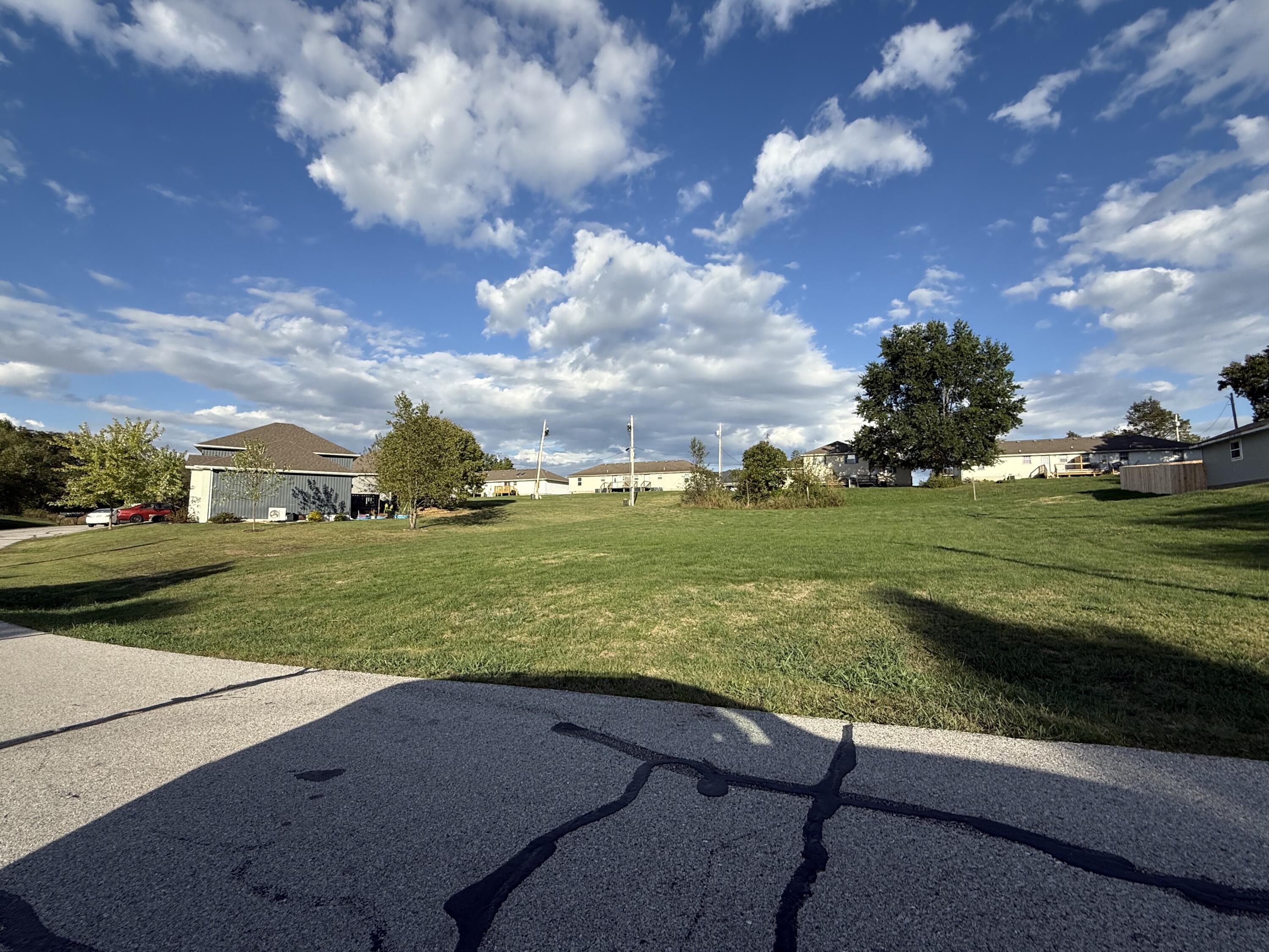 2000 South 16th Avenue Property Photo 9