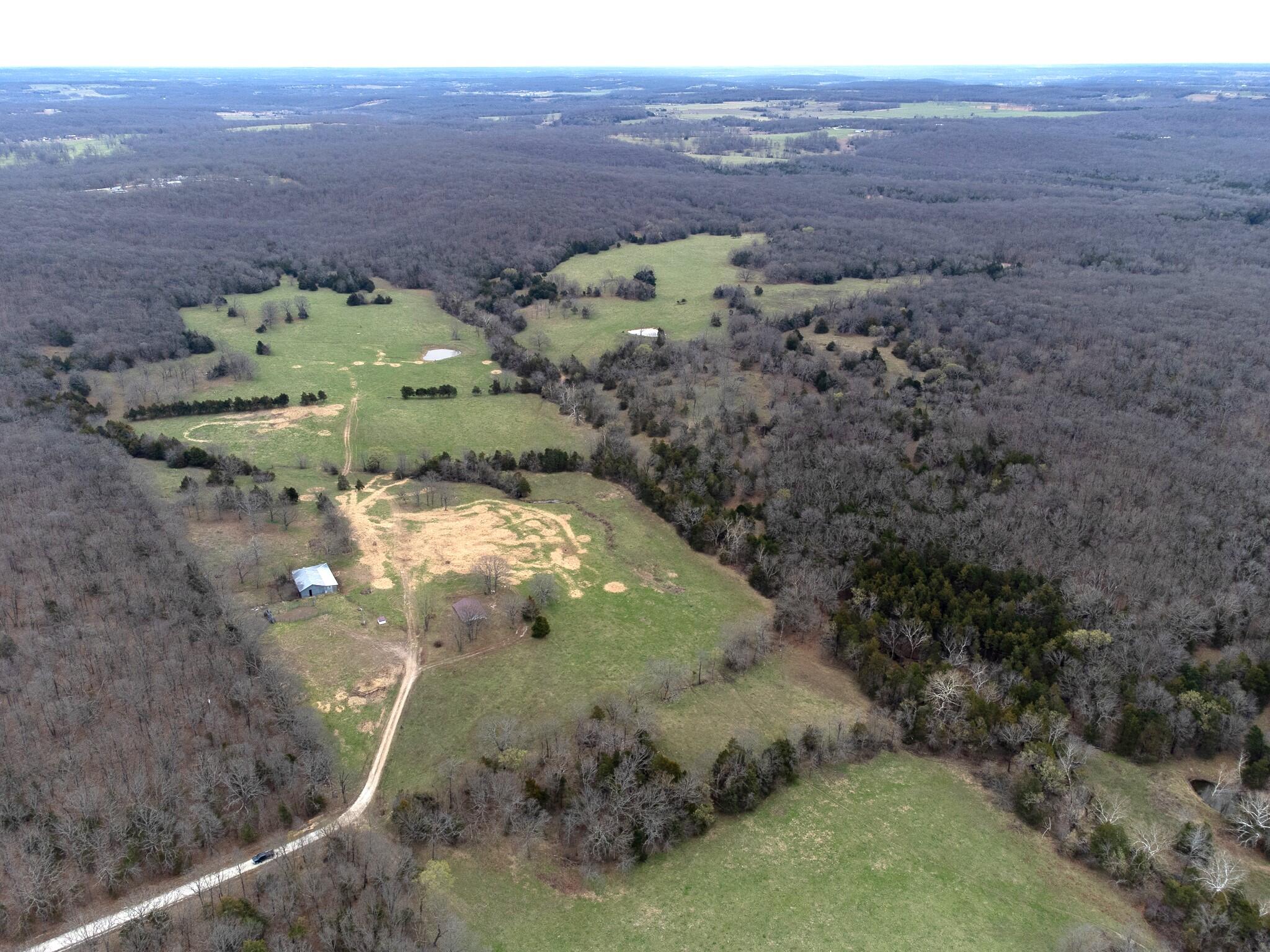 476 East 380th Road Property Photo 4