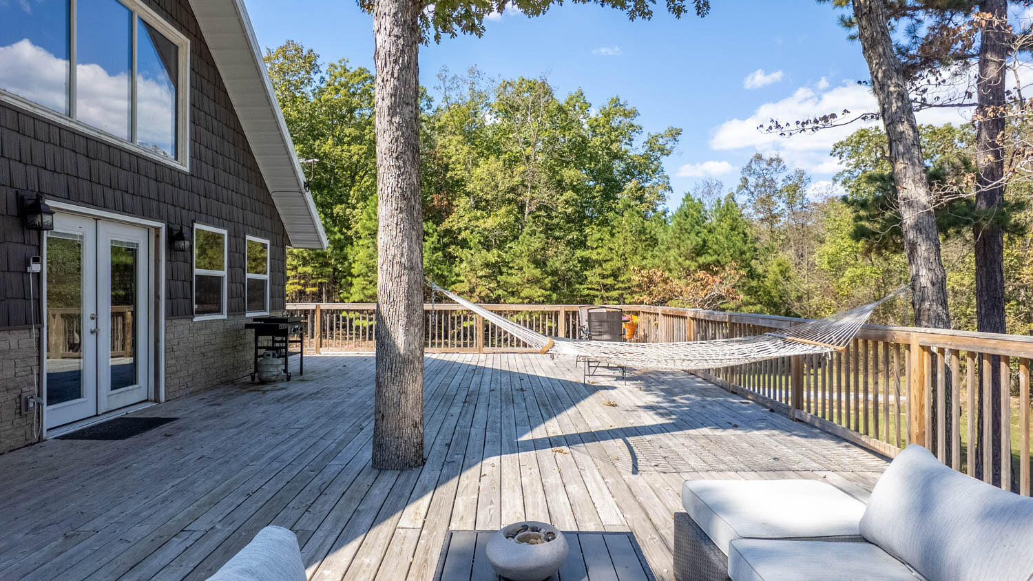 16051 Forrest Drive Property Photo 12