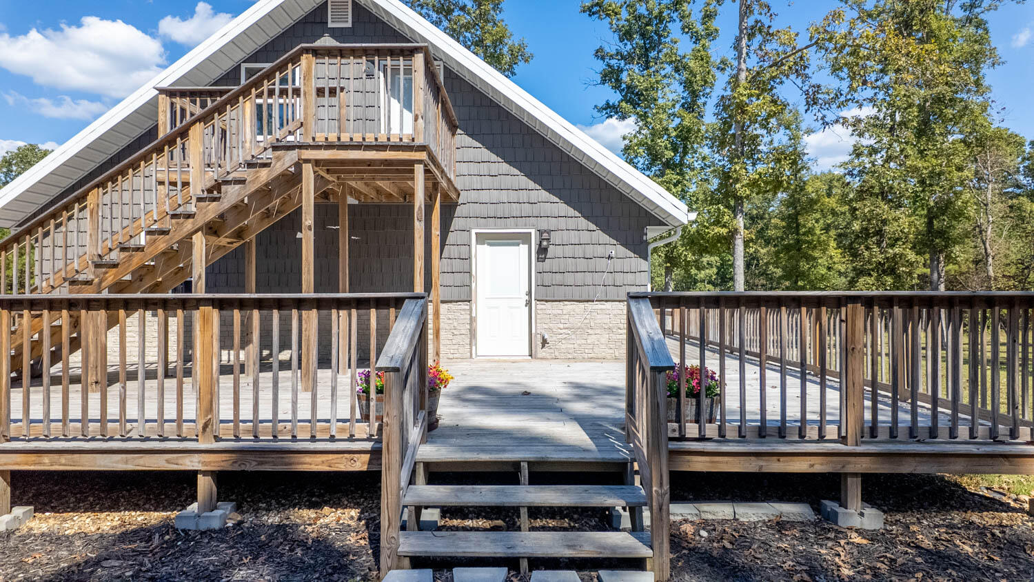 16051 Forrest Drive Property Photo 17