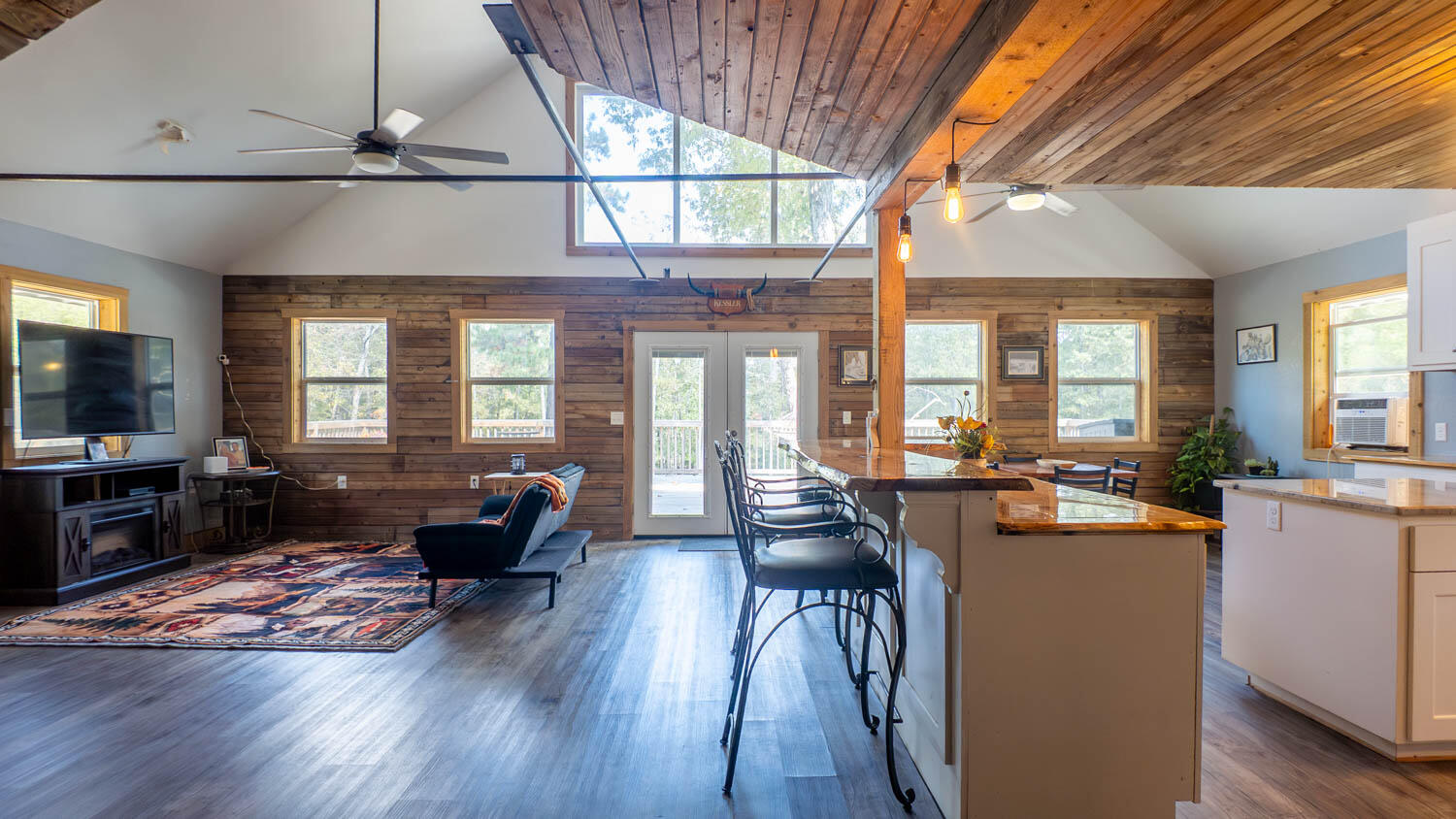 16051 Forrest Drive Property Photo 47