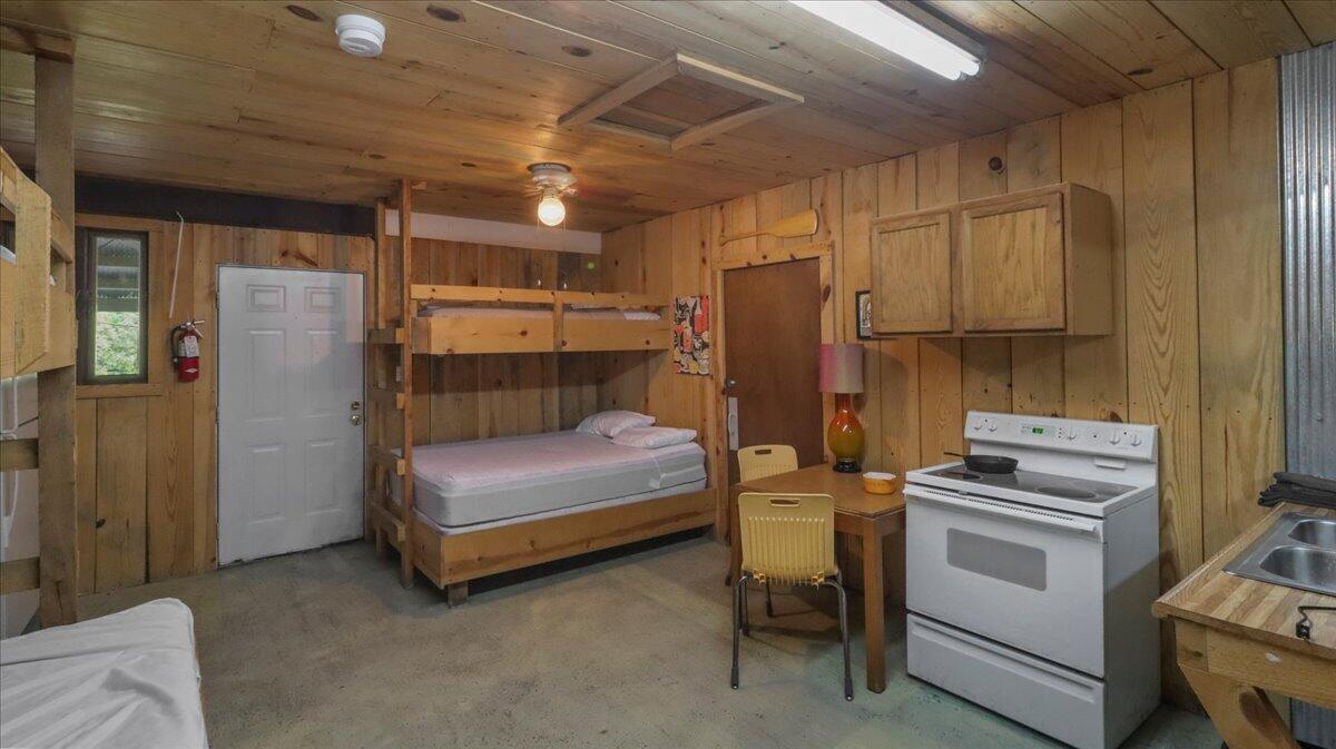 49912 East State Highway 14 Property Photo 29