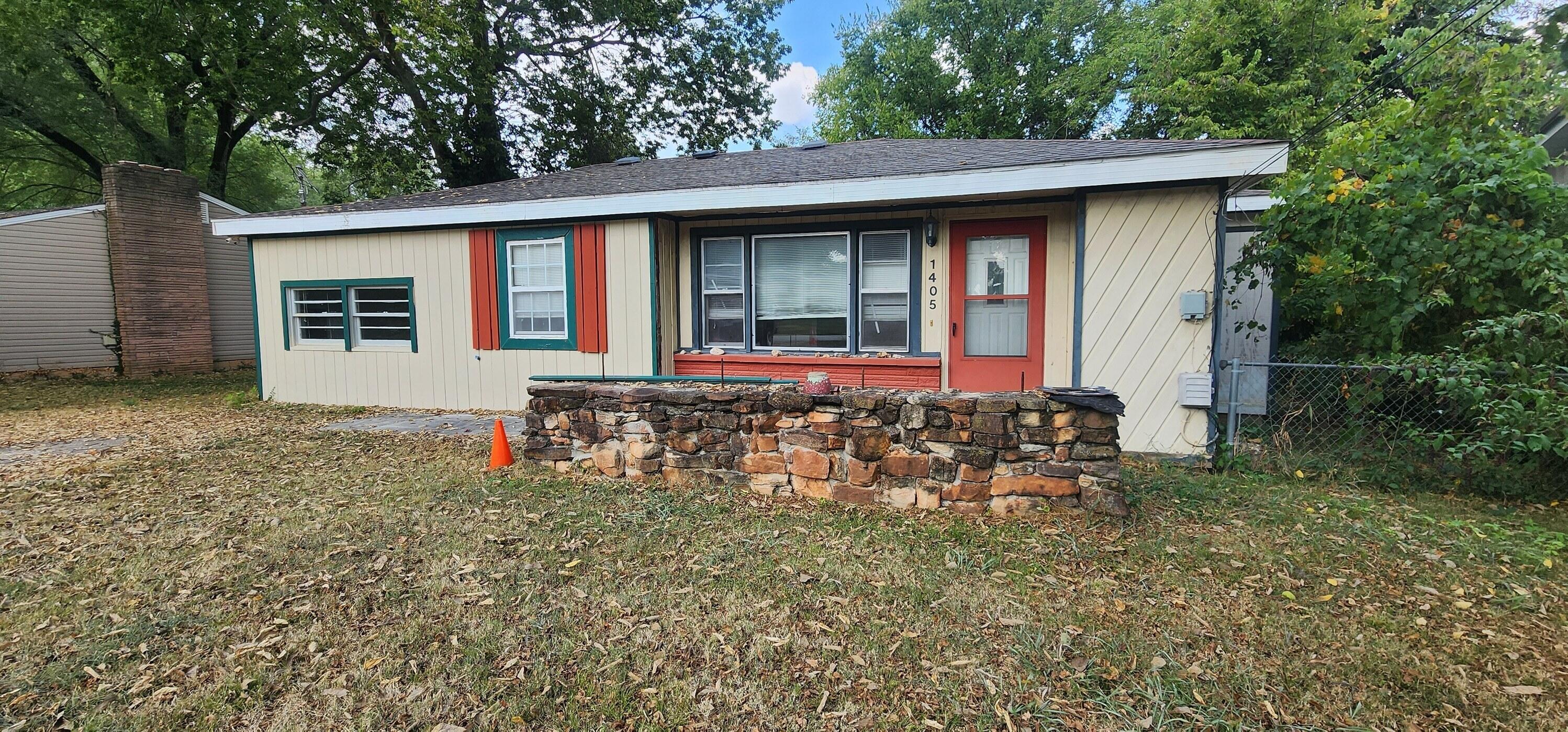 1405 West Meadowmere Street Property Photo 1