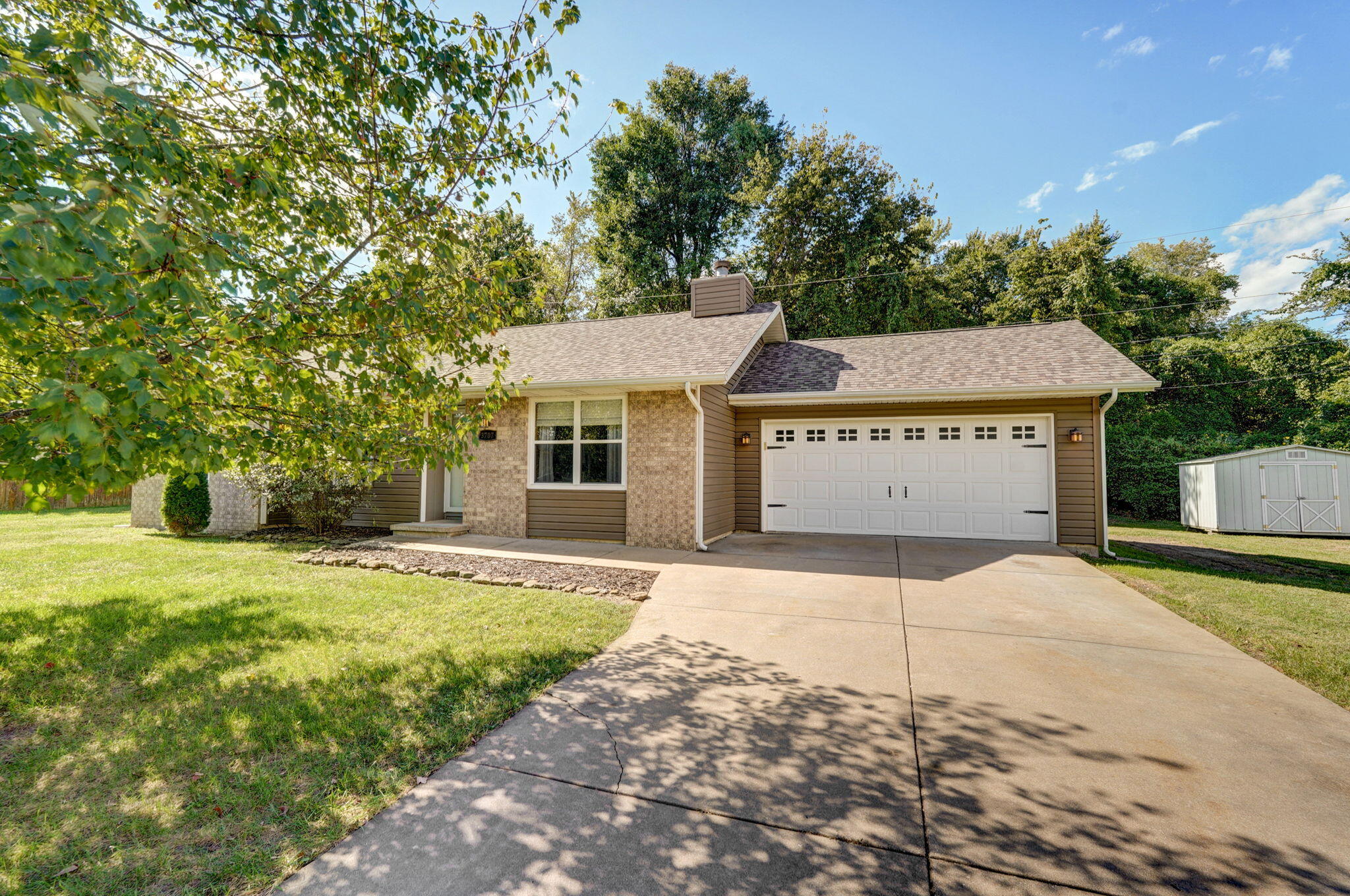 3707 South Swan Court Property Photo 1