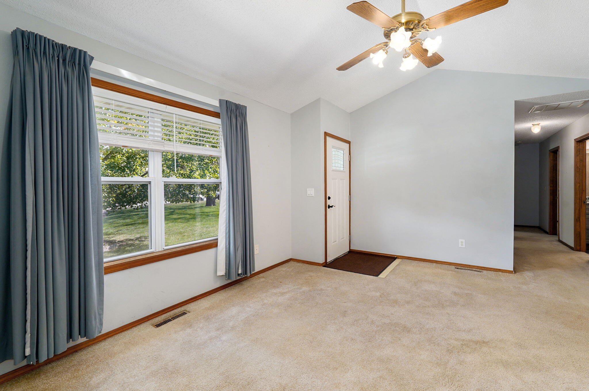 3707 South Swan Court Property Photo 5