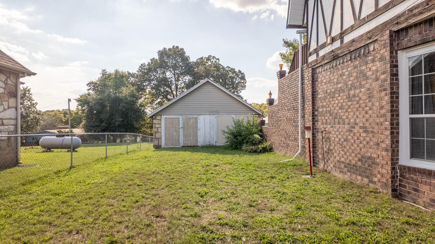 310 South 6th Street Property Photo 4