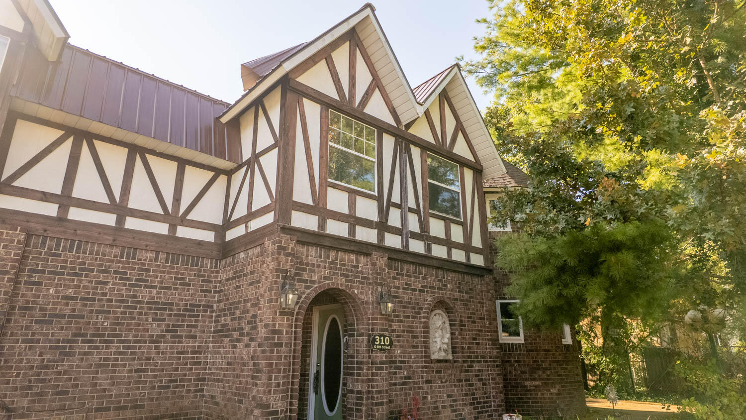 310 South 6th Street Property Photo 11