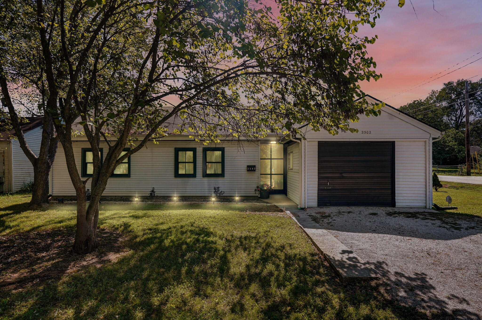 2502 East Cedar Lane Property Photo 2