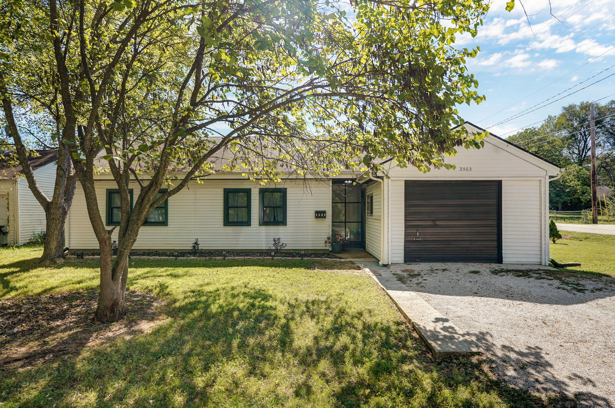 2502 East Cedar Lane Property Photo 4