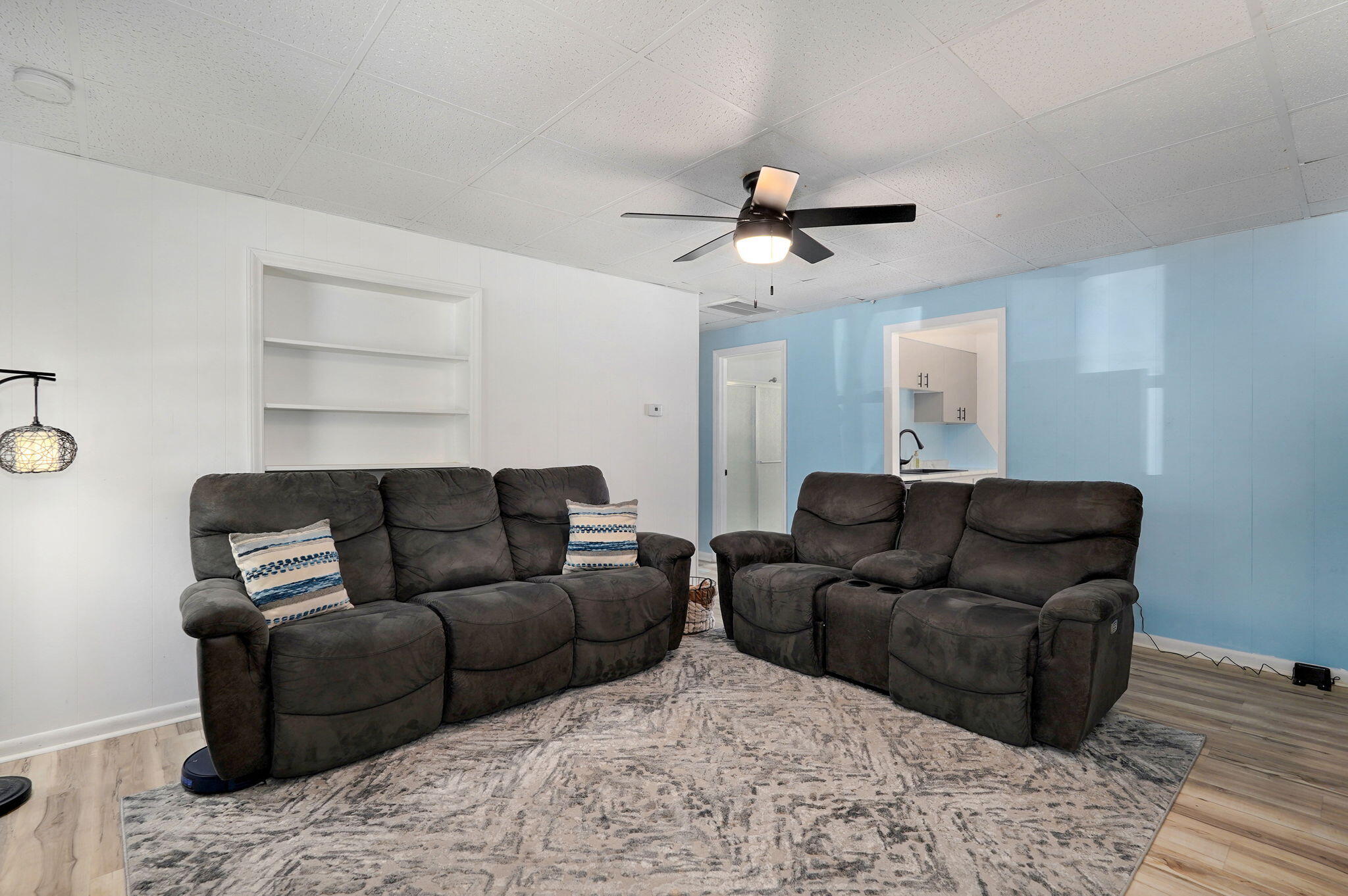 2502 East Cedar Lane Property Photo 6