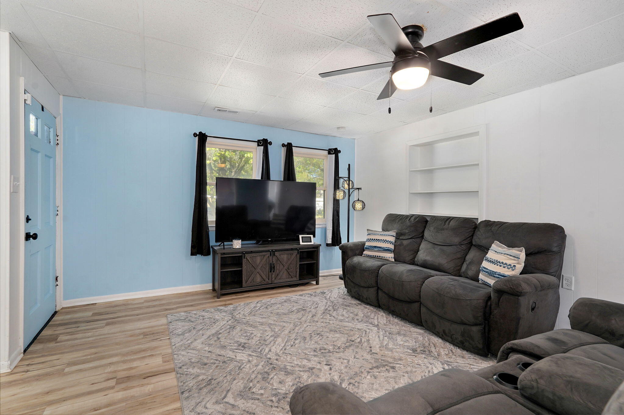 2502 East Cedar Lane Property Photo 7