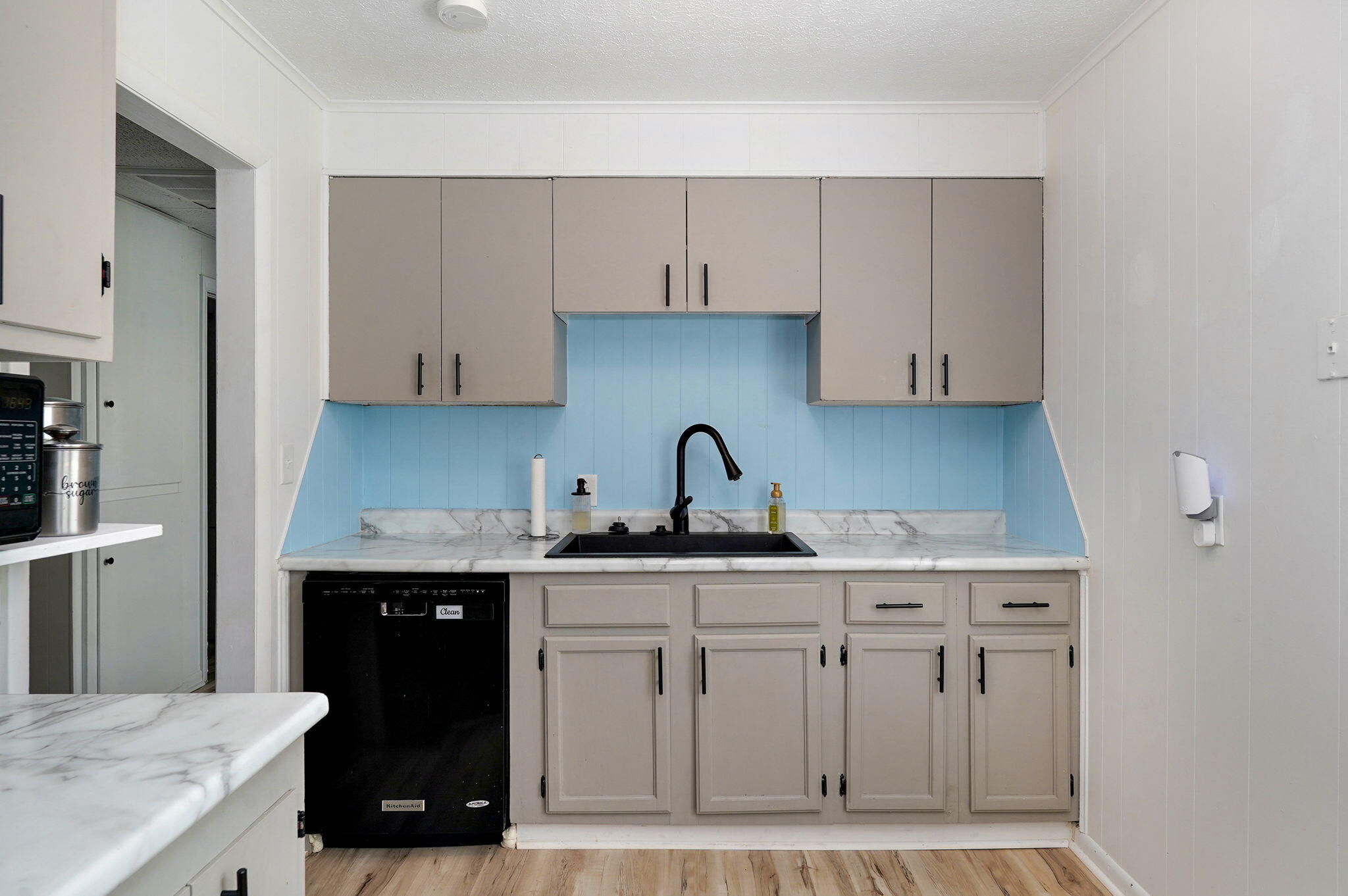 2502 East Cedar Lane Property Photo 12