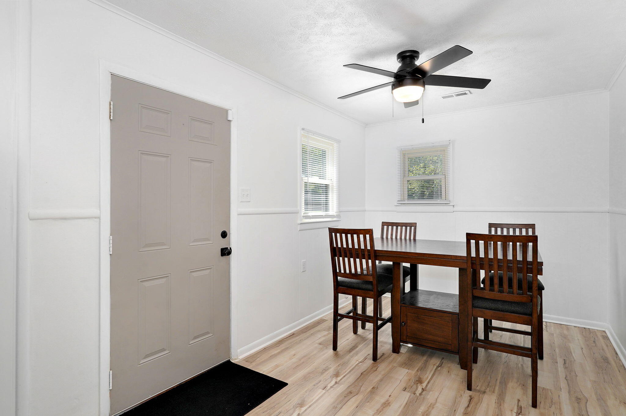 2502 East Cedar Lane Property Photo 14