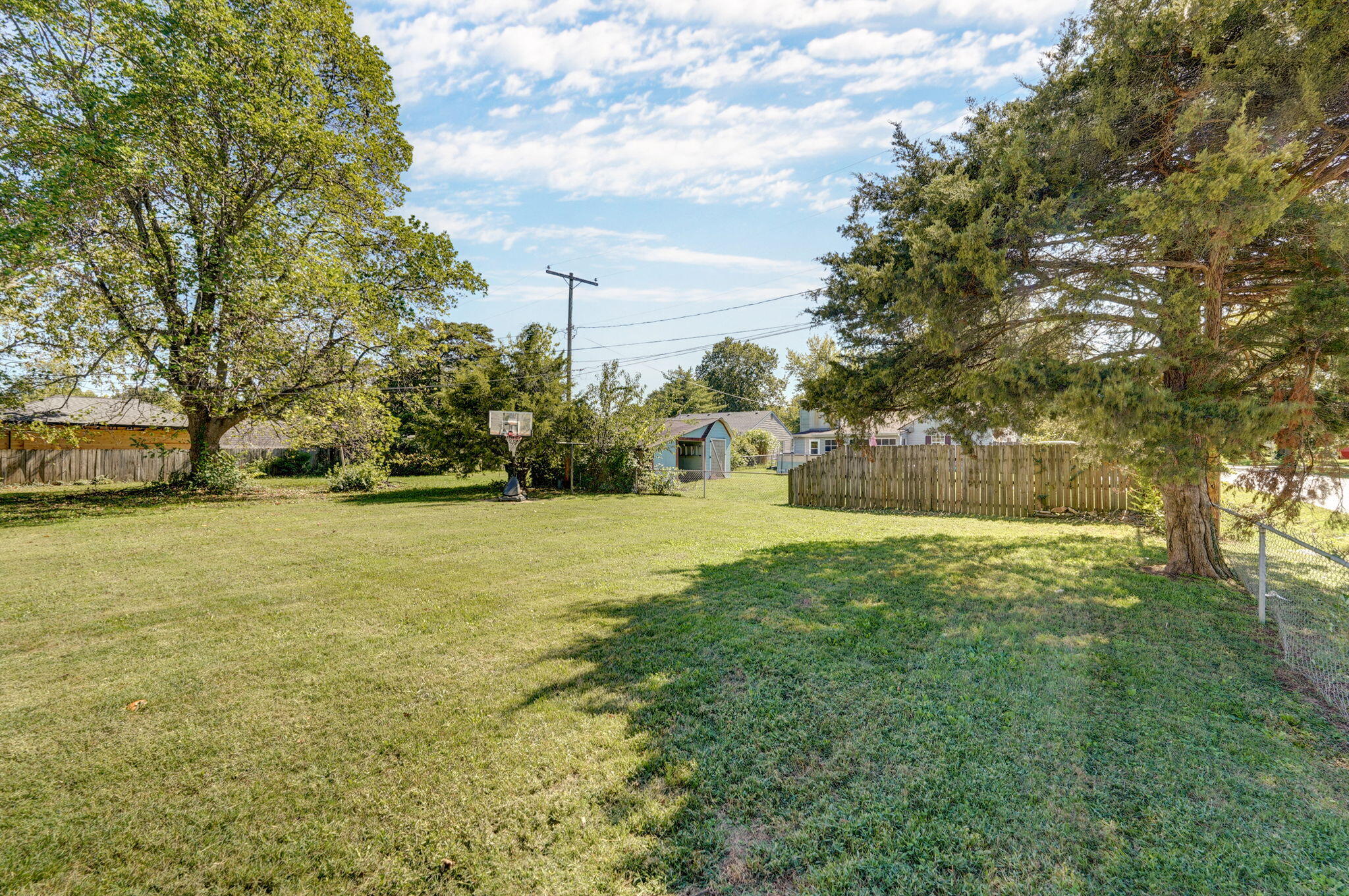 2502 East Cedar Lane Property Photo 26